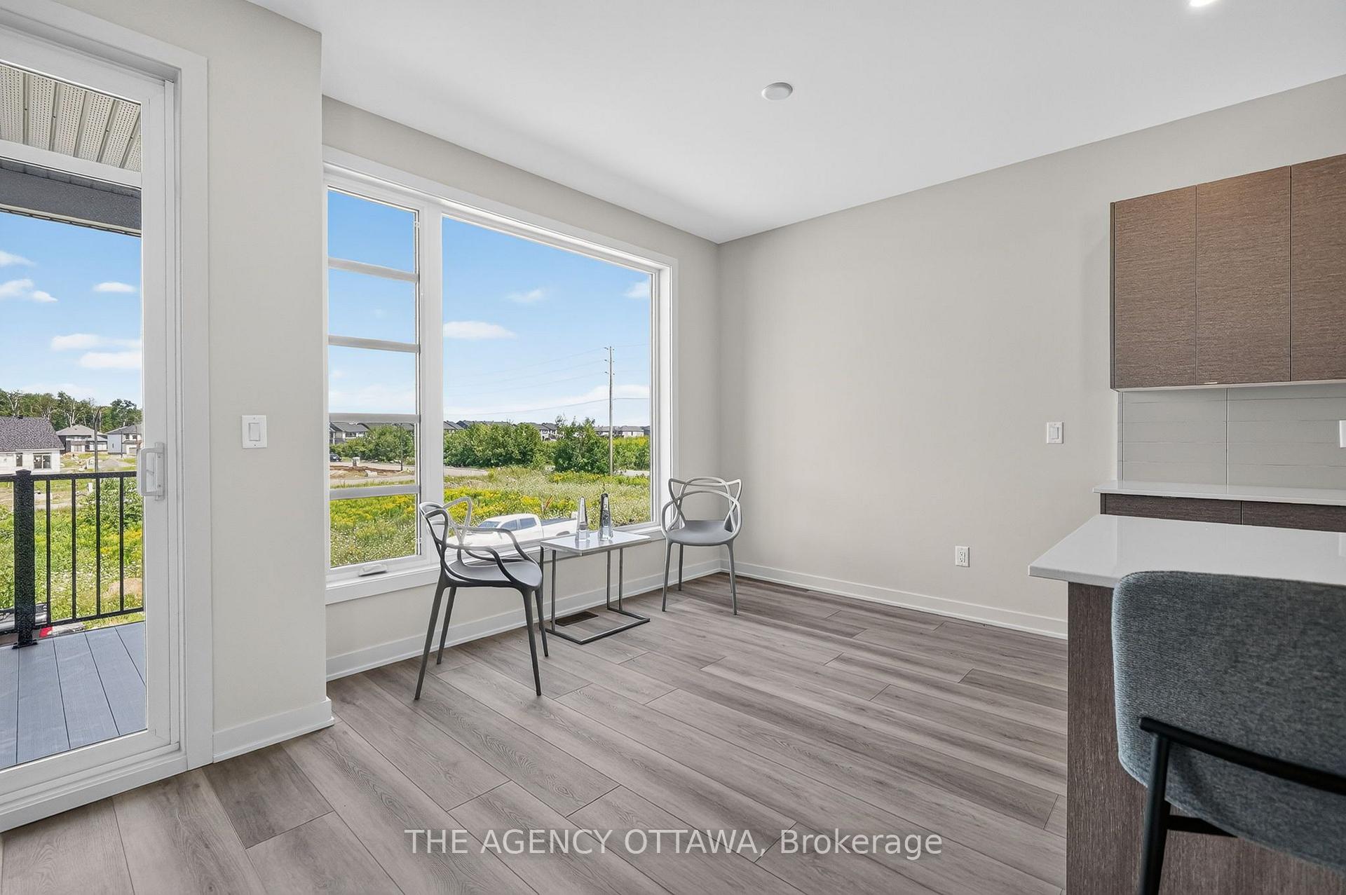 Photo 14 of 3007 Showcase Crescent, Ottawa, Riverside South/Gloucester Glen — HOMEH