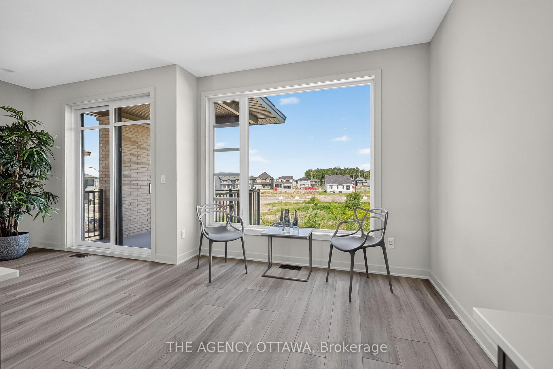 Photo 15 of 3007 Showcase Crescent, Ottawa, Riverside South/Gloucester Glen — HOMEH