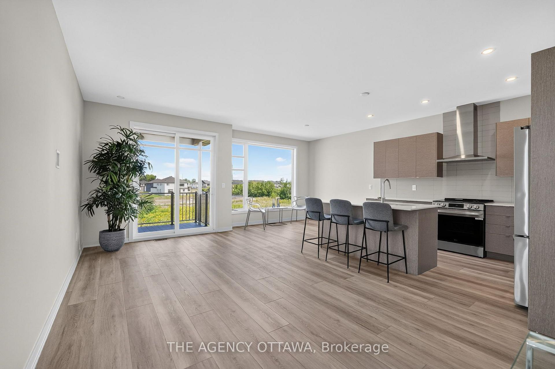 Photo 19 of 3007 Showcase Crescent, Ottawa, Riverside South/Gloucester Glen — HOMEH