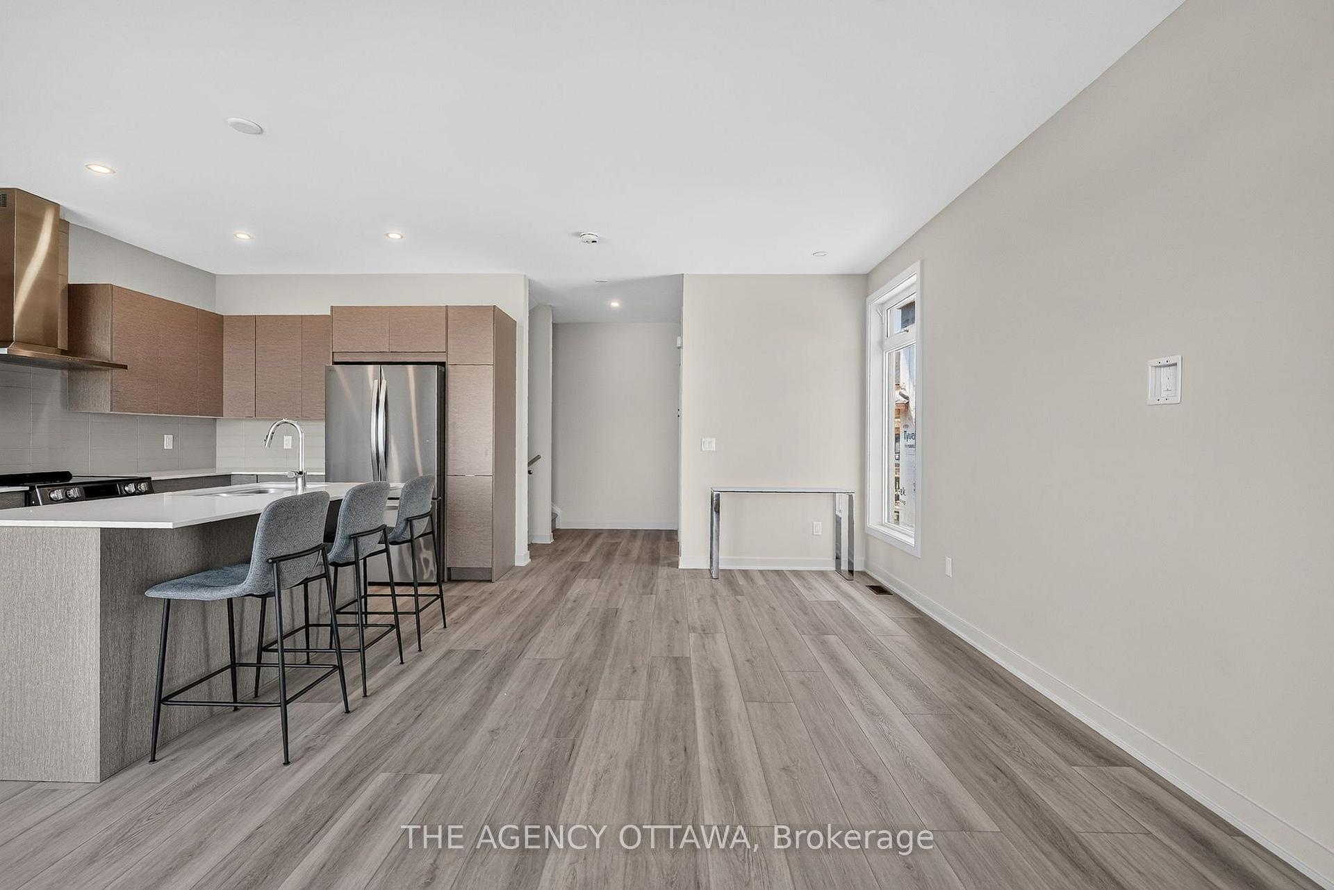 Photo 21 of 3007 Showcase Crescent, Ottawa, Riverside South/Gloucester Glen — HOMEH