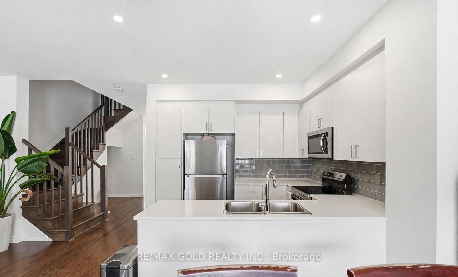 Photo 3 of 36 Jargeau Road S, Ottawa, Chapel Hill South - Orleans Village — HOMEH