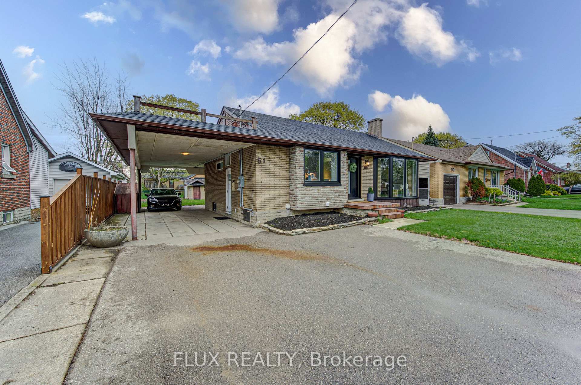 Photo 3 of 51 Rosemount Drive, Kitchener, Heritage Park/Rosemount — HOMEH