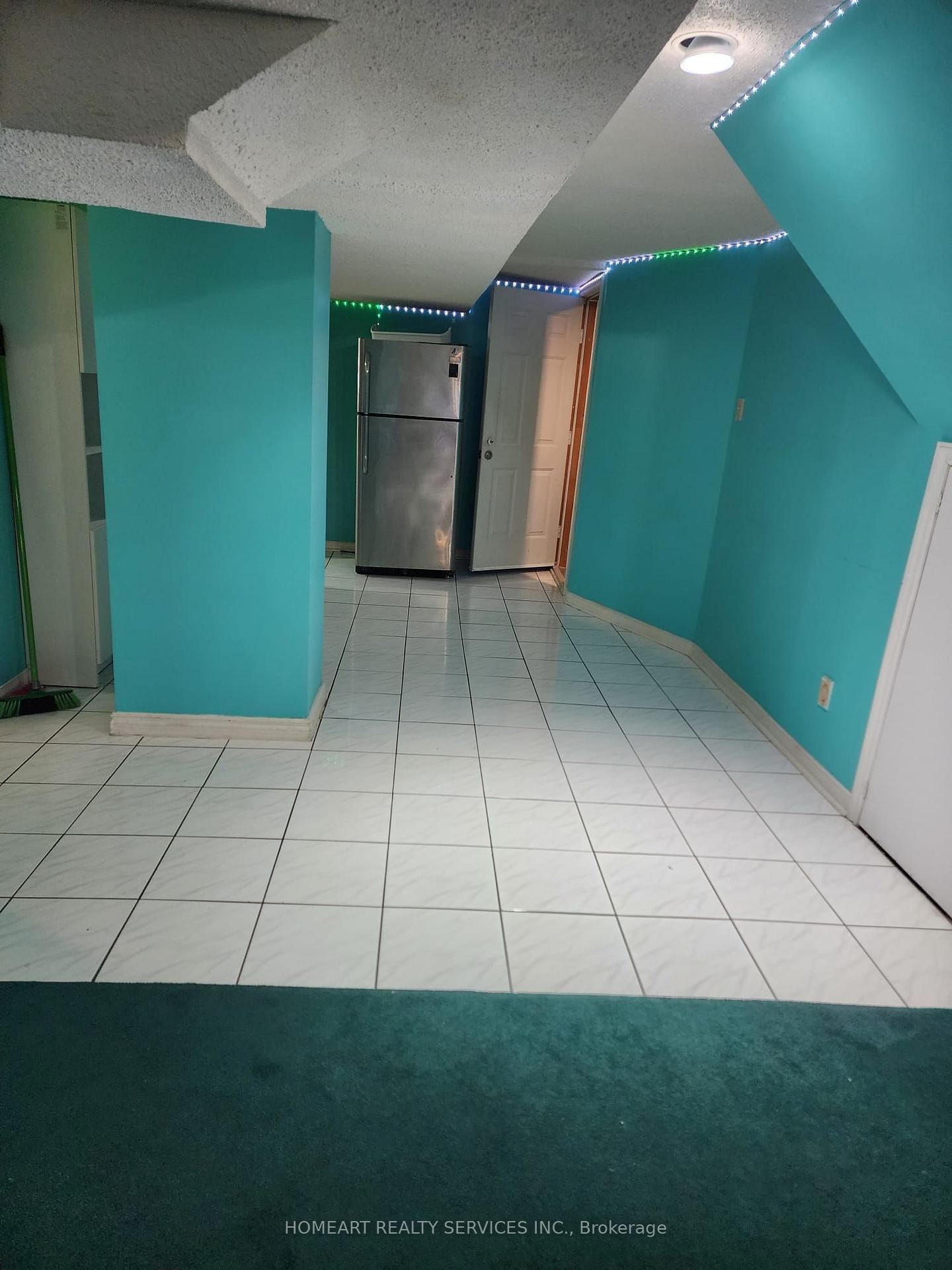 Photo 3 of 37 Trafford Crescent, Markham, Milliken Mills East — HOMEH