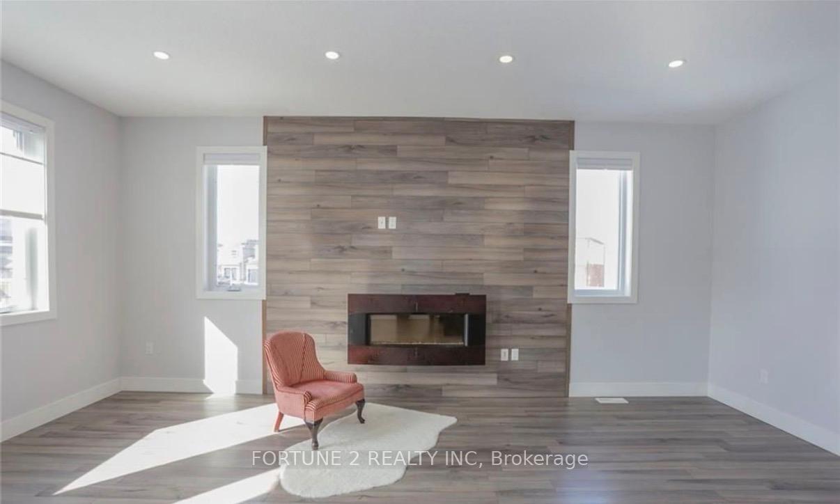 Photo 5 of 1877 Foxridge Crescent, London, North S — HOMEH