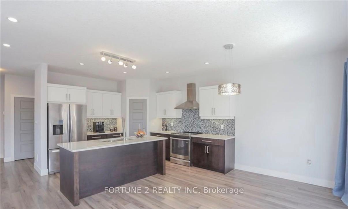 Photo 7 of 1877 Foxridge Crescent, London, North S — HOMEH