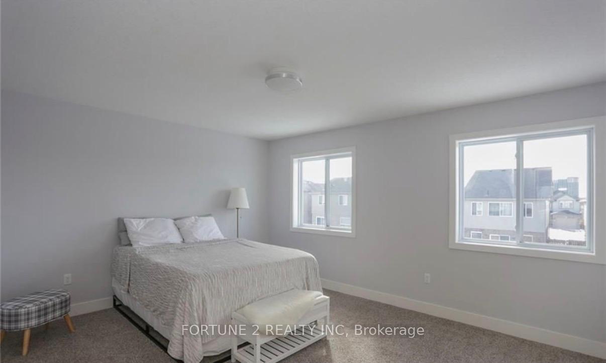 Photo 9 of 1877 Foxridge Crescent, London, North S — HOMEH