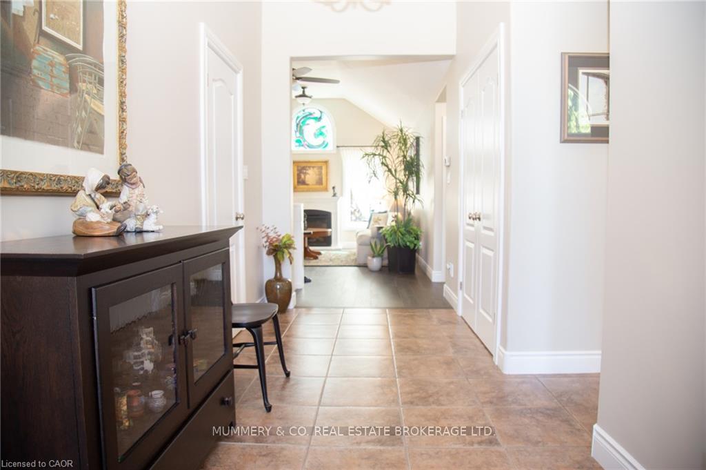 Photo 4 of 72 Willowdale Crescent, Norfolk, Port Dover — HOMEH