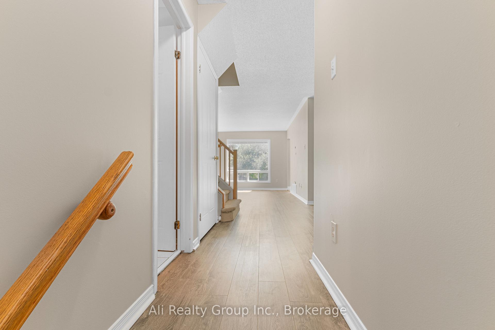 Photo 5 of 68 Piper Crescent, Ottawa, Kanata - Morgan's Grant/South March — HOMEH