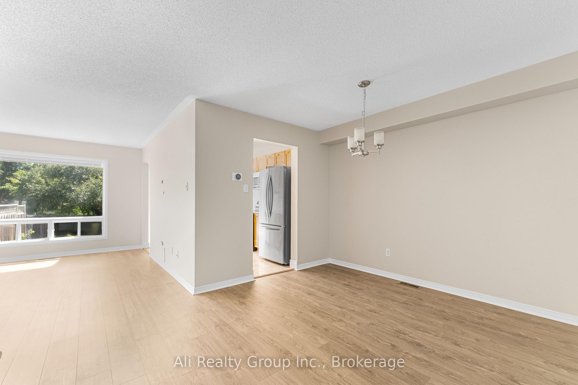 Photo 6 of 68 Piper Crescent, Ottawa, Kanata - Morgan's Grant/South March — HOMEH