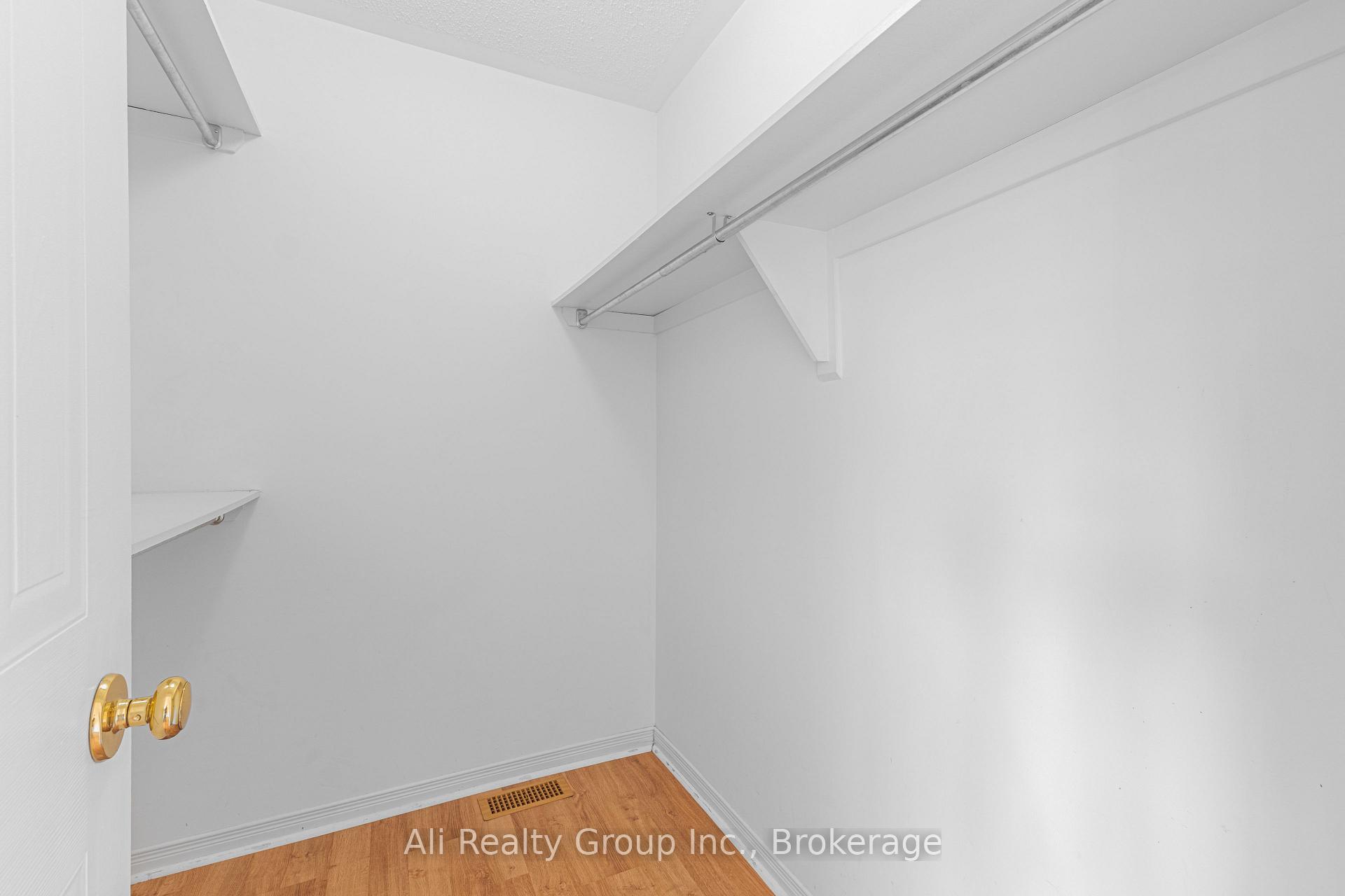 Photo 19 of 68 Piper Crescent, Ottawa, Kanata - Morgan's Grant/South March — HOMEH