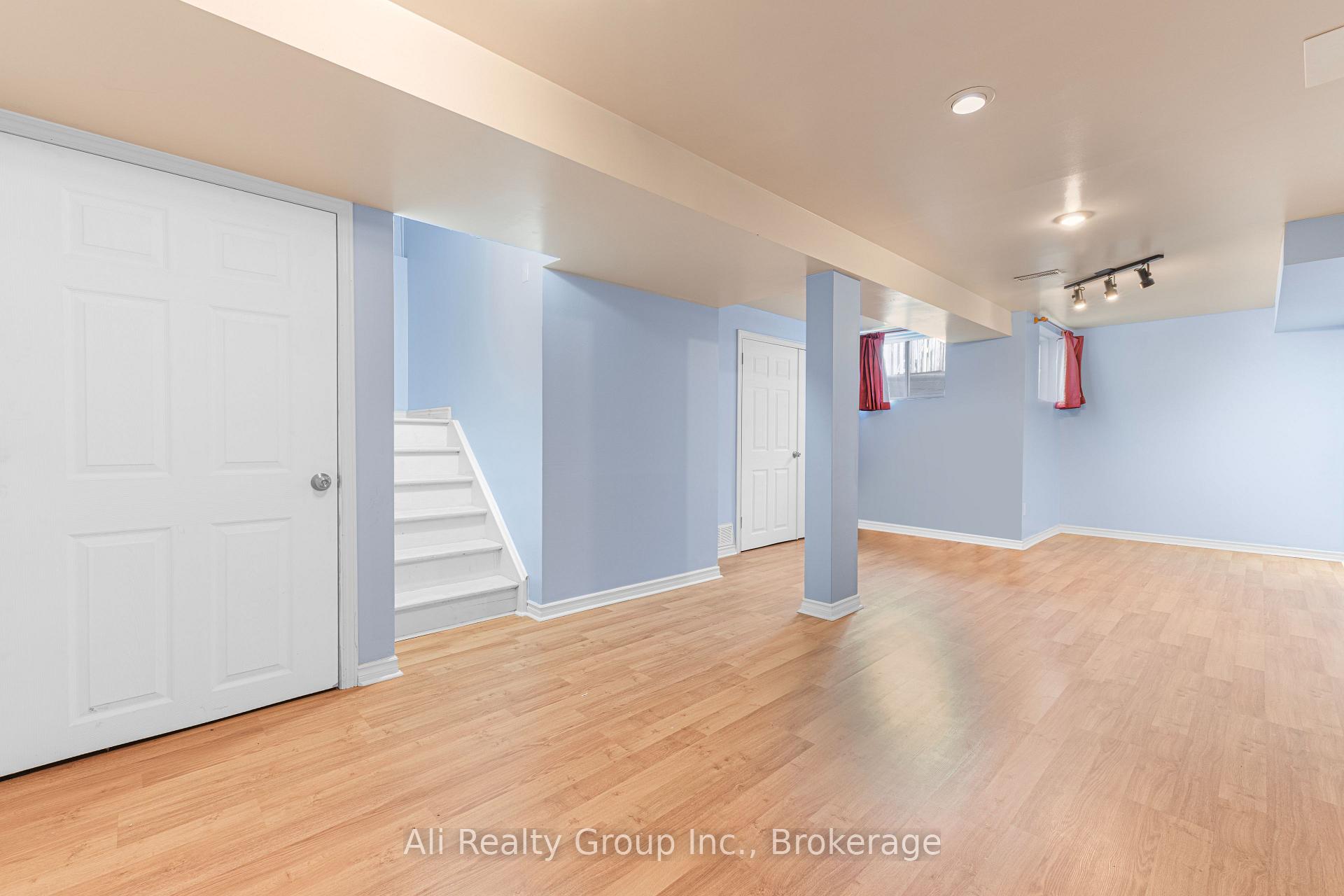 Photo 22 of 68 Piper Crescent, Ottawa, Kanata - Morgan's Grant/South March — HOMEH