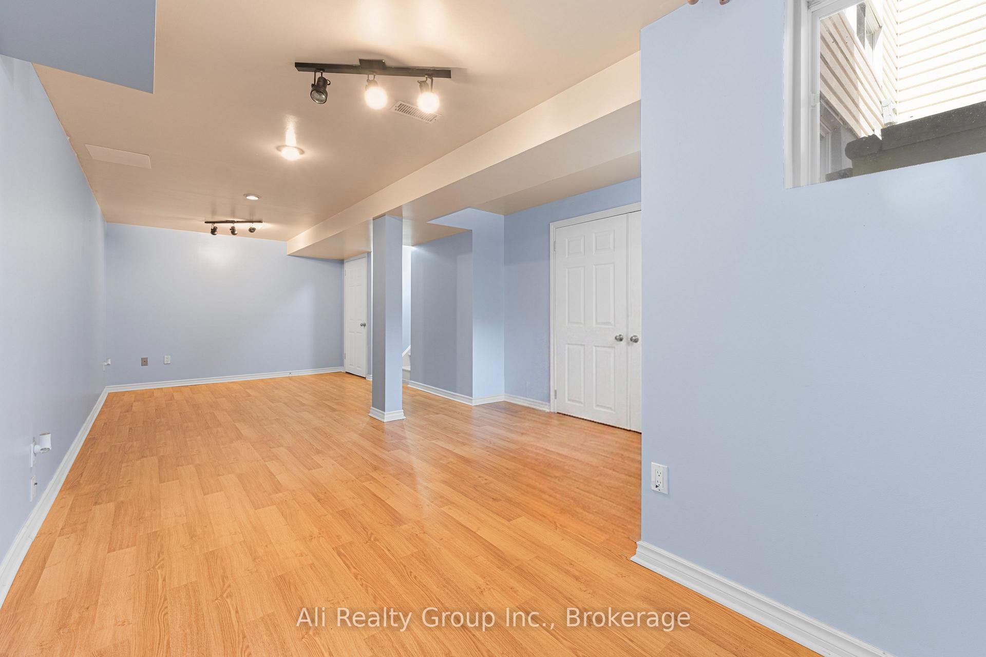 Photo 23 of 68 Piper Crescent, Ottawa, Kanata - Morgan's Grant/South March — HOMEH
