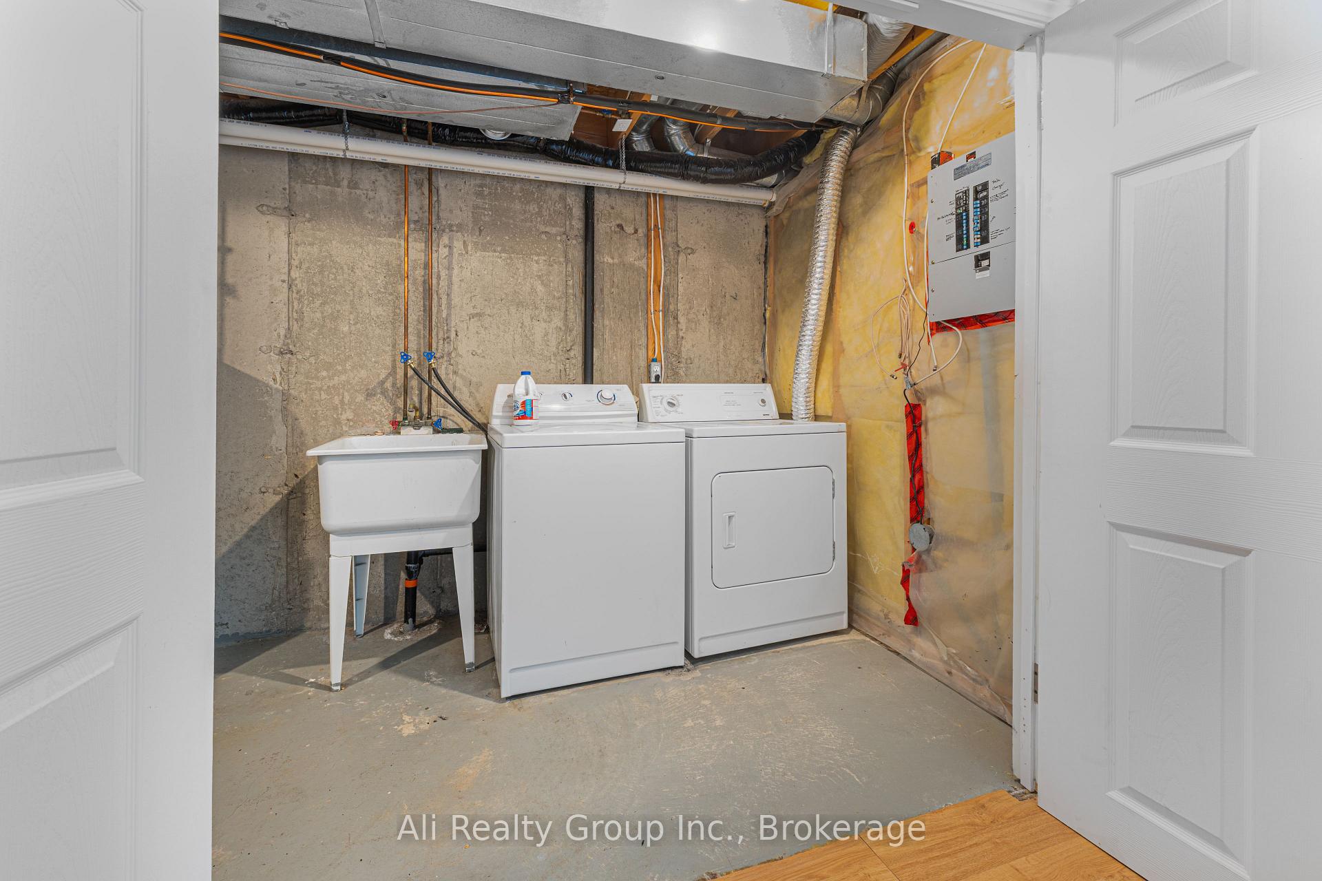 Photo 24 of 68 Piper Crescent, Ottawa, Kanata - Morgan's Grant/South March — HOMEH