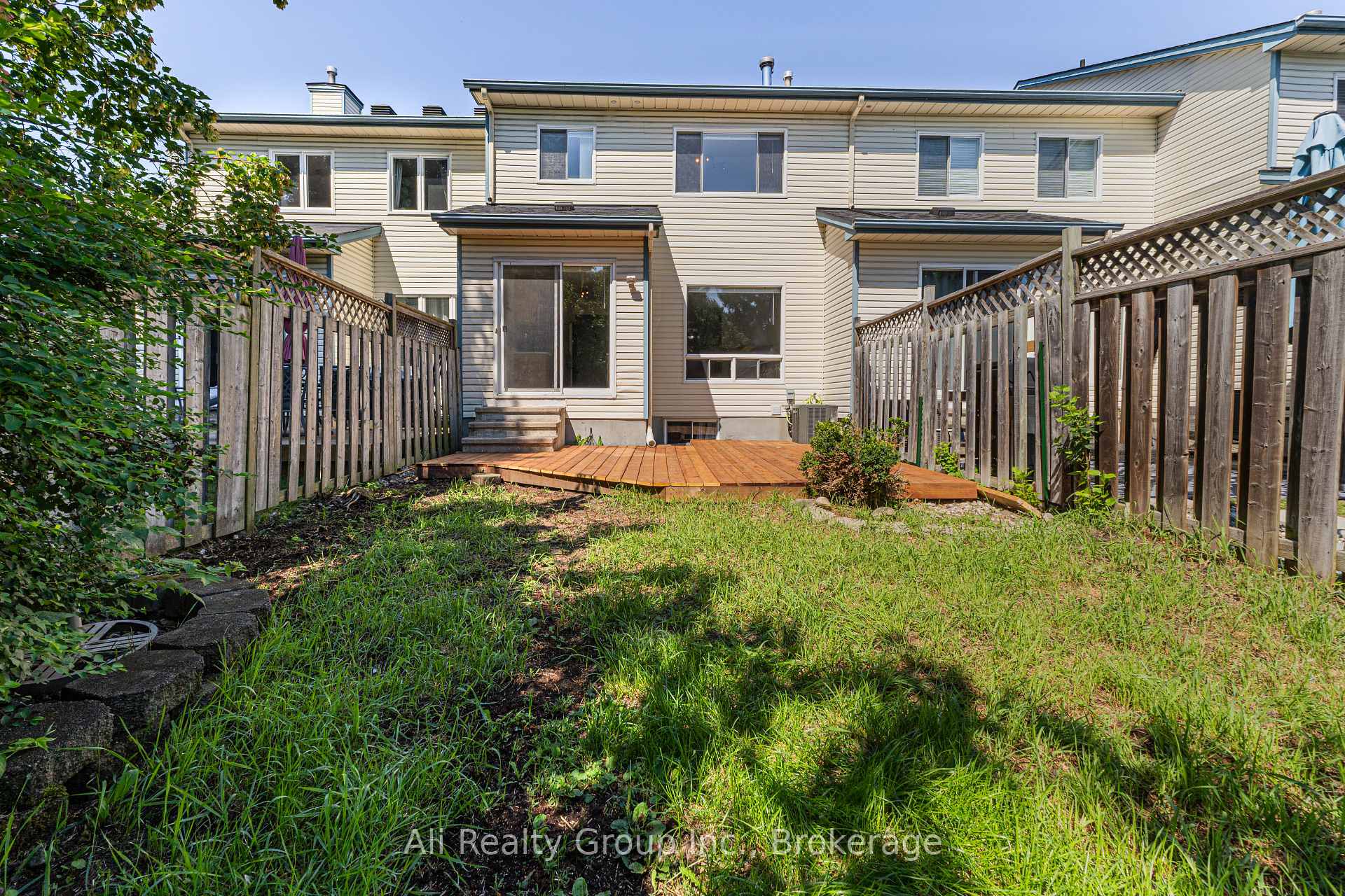 Photo 27 of 68 Piper Crescent, Ottawa, Kanata - Morgan's Grant/South March — HOMEH