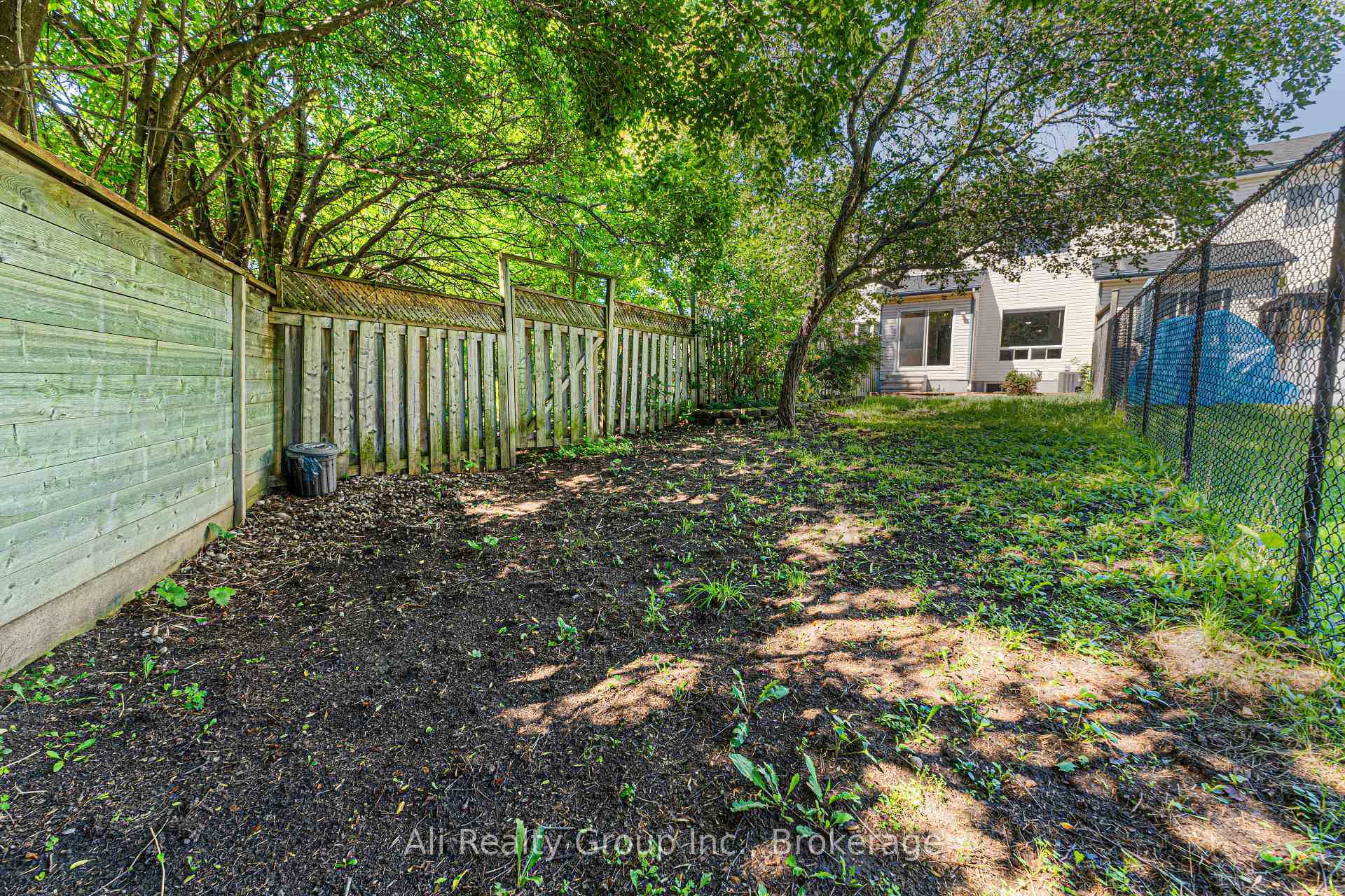 Photo 28 of 68 Piper Crescent, Ottawa, Kanata - Morgan's Grant/South March — HOMEH