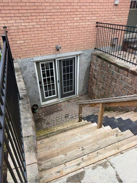 Photo 4 of Unit Bsmnt, 71 Treegrove Circle, Aurora, Hills of St Andrew — HOMEH