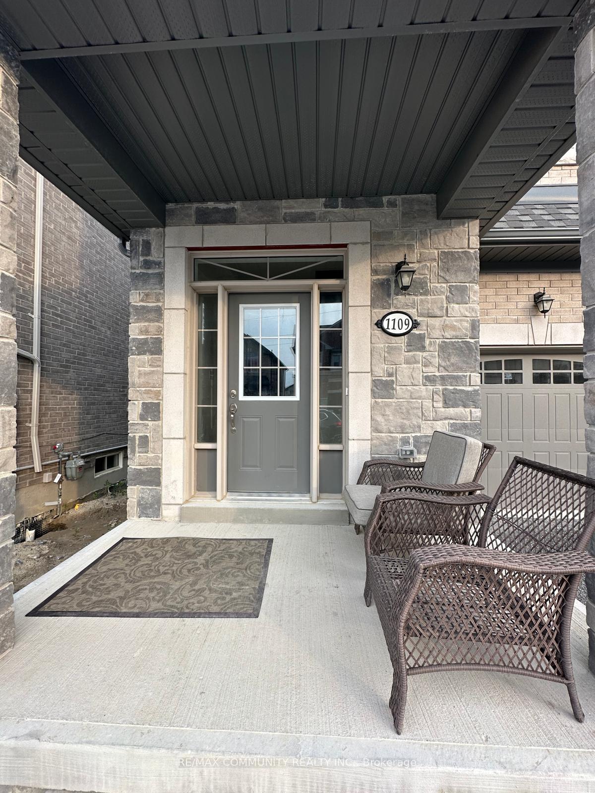 Photo 2 of 1109 Skyridge Boulevard, Pickering, Rural Pickering — HOMEH