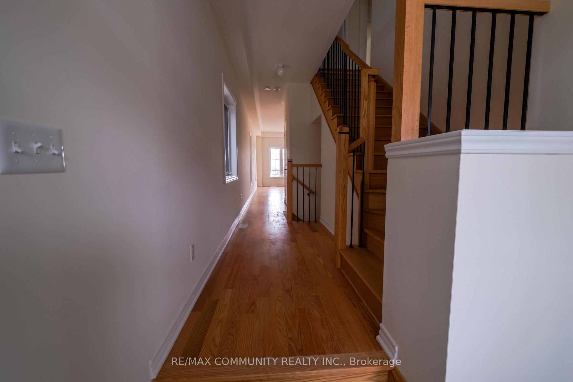 Photo 3 of 1109 Skyridge Boulevard, Pickering, Rural Pickering — HOMEH