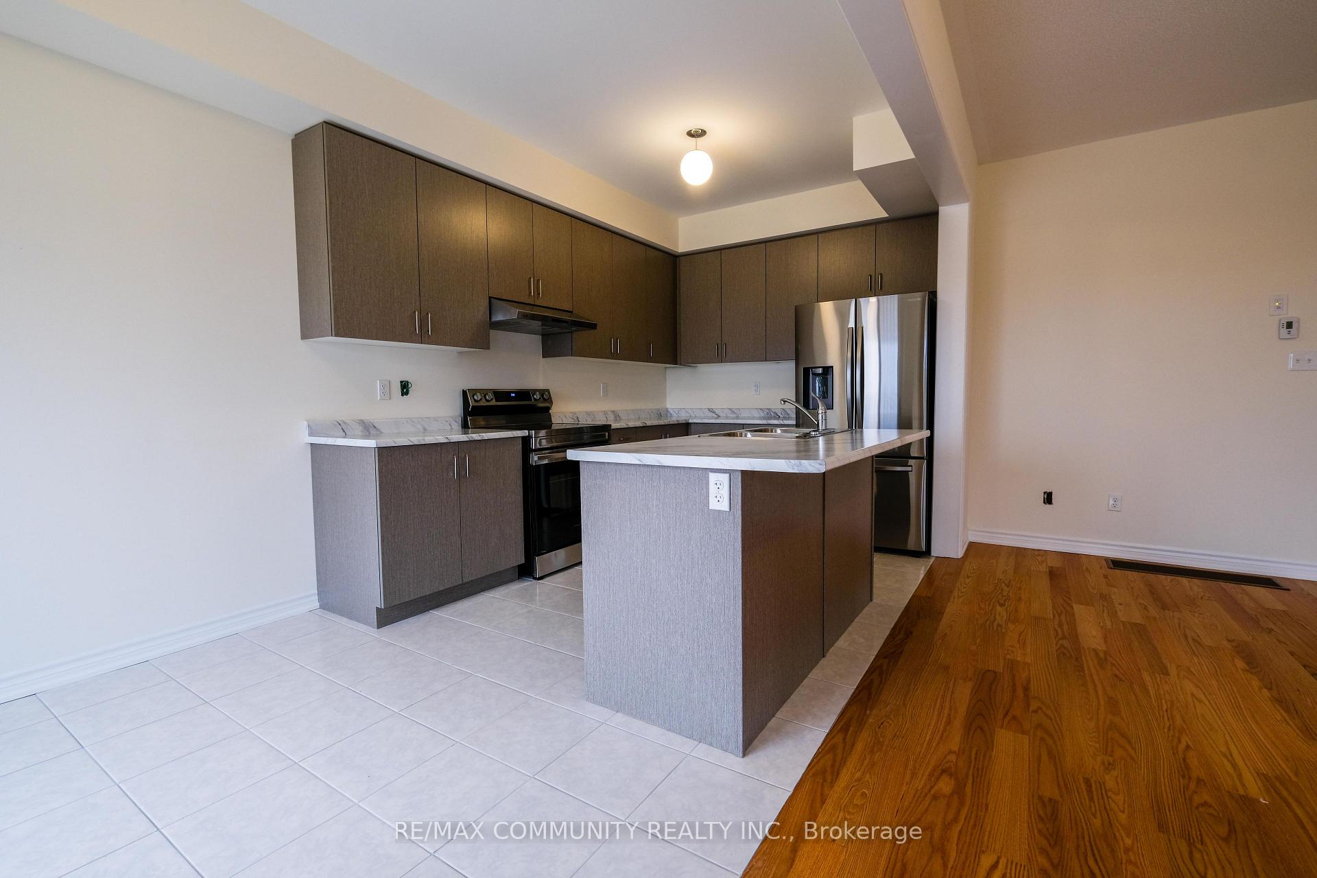 Photo 6 of 1109 Skyridge Boulevard, Pickering, Rural Pickering — HOMEH