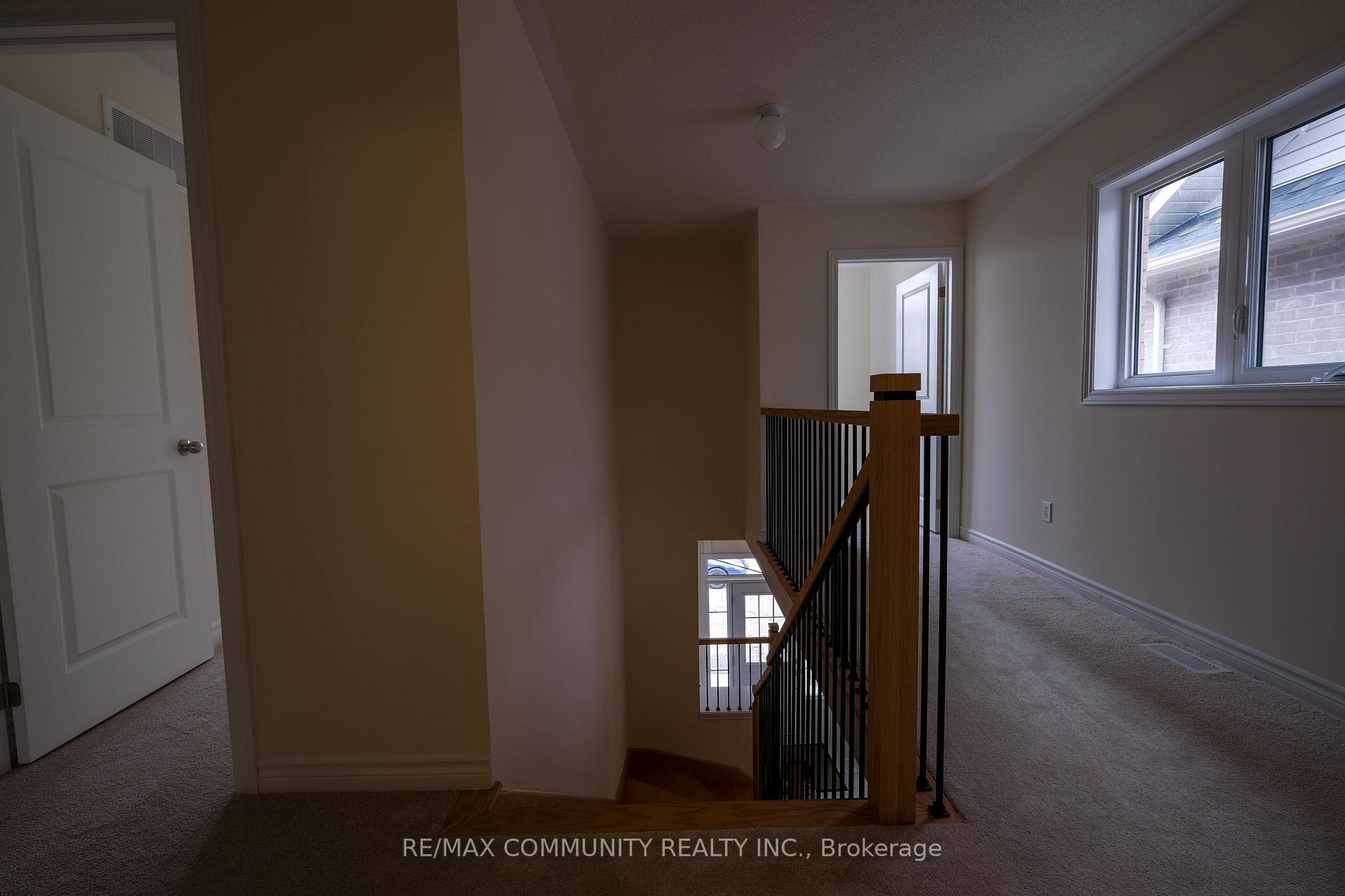Photo 8 of 1109 Skyridge Boulevard, Pickering, Rural Pickering — HOMEH