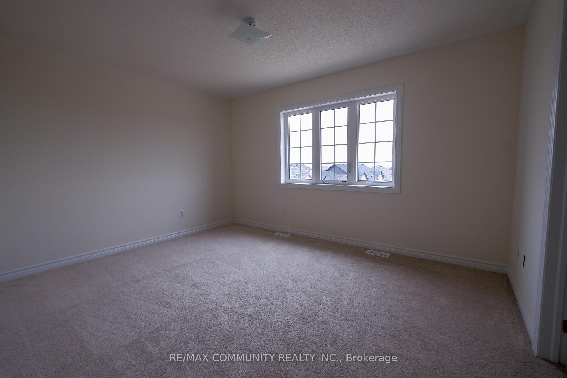 Photo 9 of 1109 Skyridge Boulevard, Pickering, Rural Pickering — HOMEH