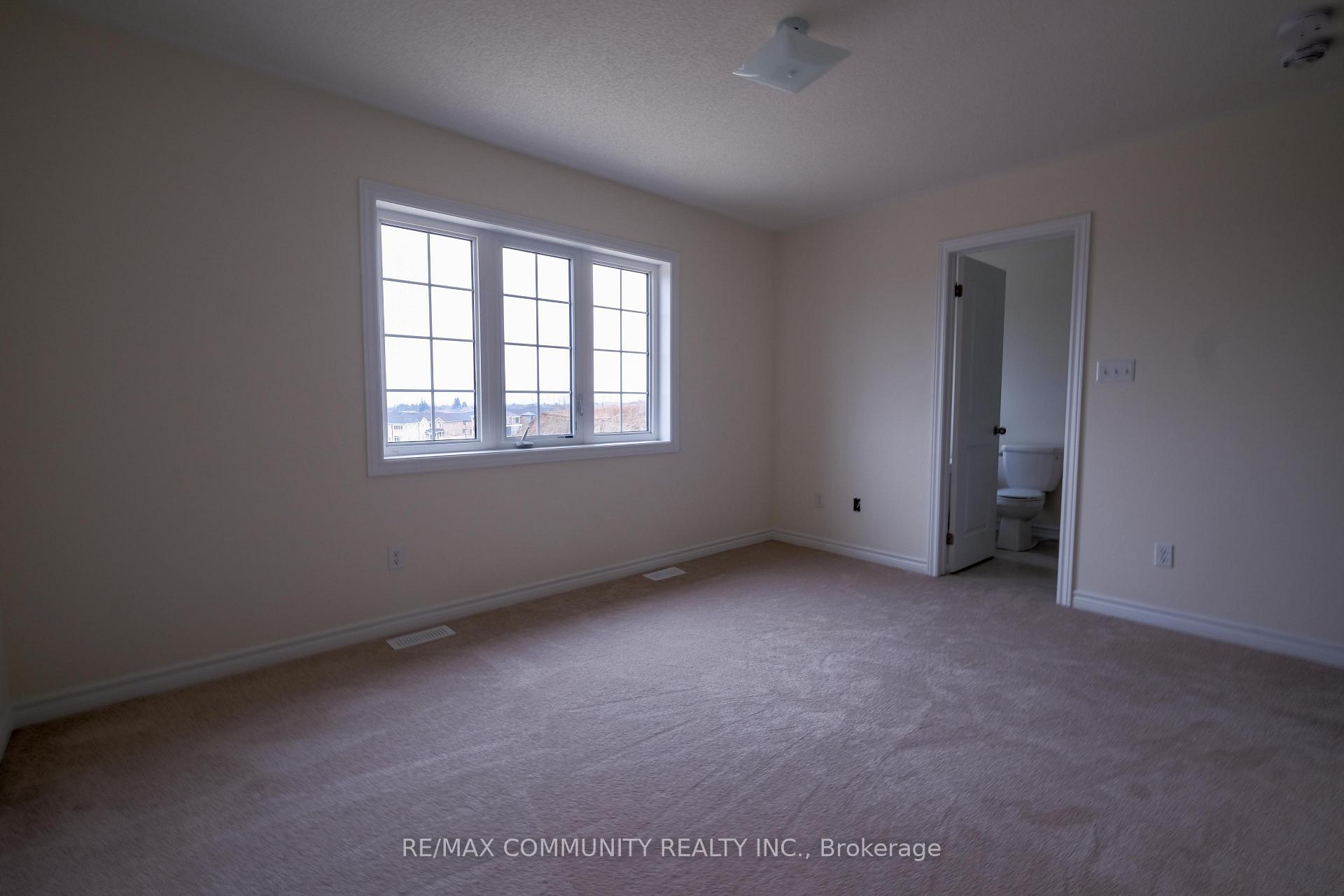 Photo 10 of 1109 Skyridge Boulevard, Pickering, Rural Pickering — HOMEH