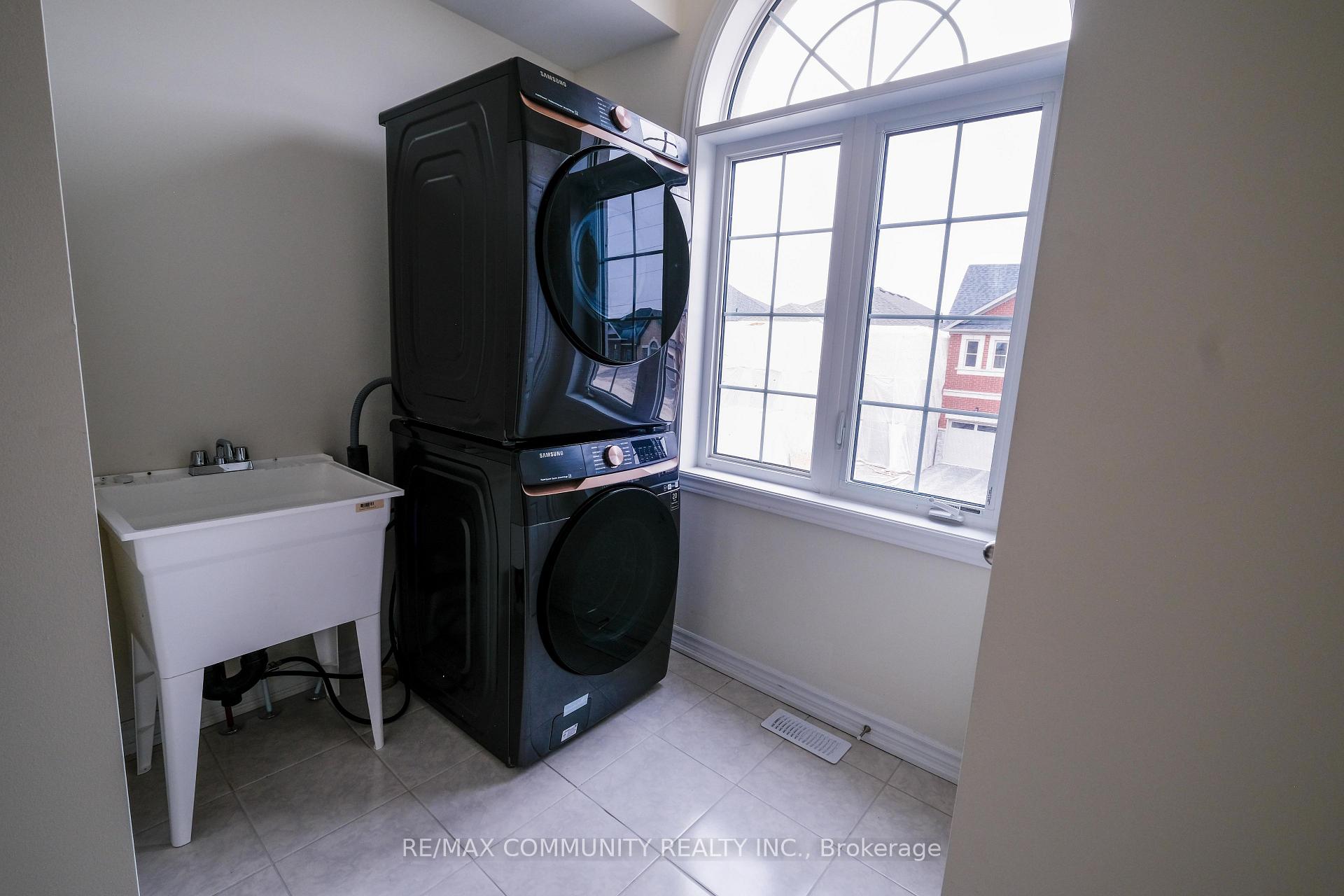 Photo 18 of 1109 Skyridge Boulevard, Pickering, Rural Pickering — HOMEH