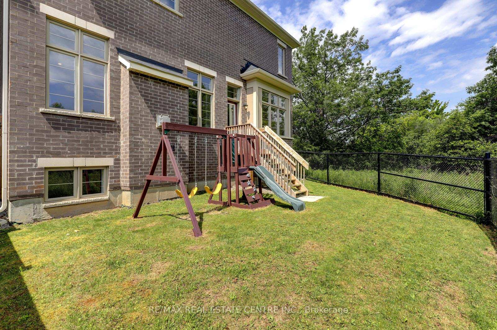 Photo 50 of 1213 Sweetfern Crescent, Milton, Cobban — HOMEH