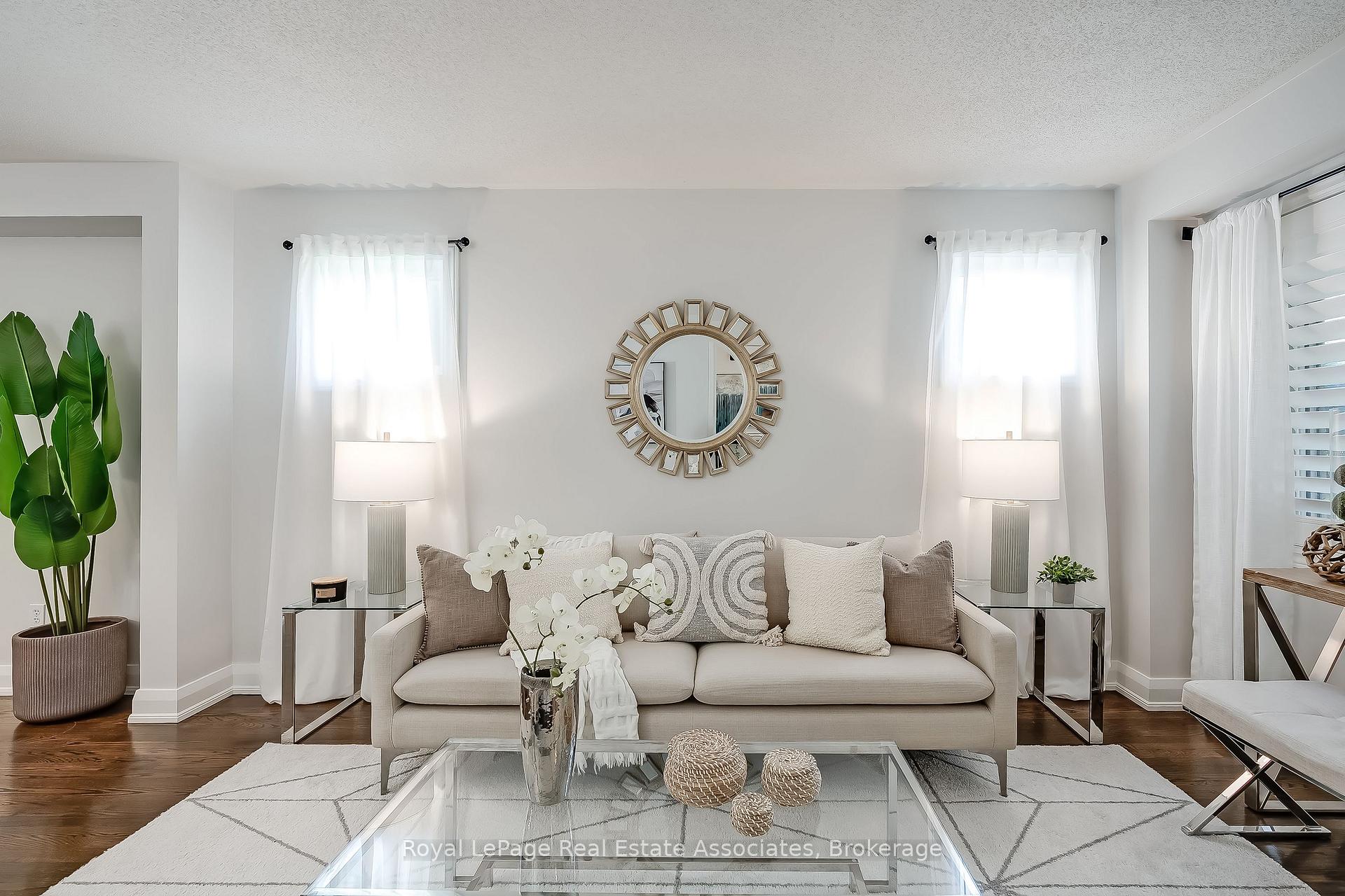 Photo 7 of 5824 Cornell Crescent, Mississauga, Central Erin Mills — HOMEH