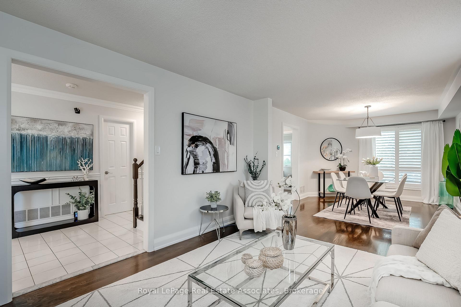 Photo 9 of 5824 Cornell Crescent, Mississauga, Central Erin Mills — HOMEH