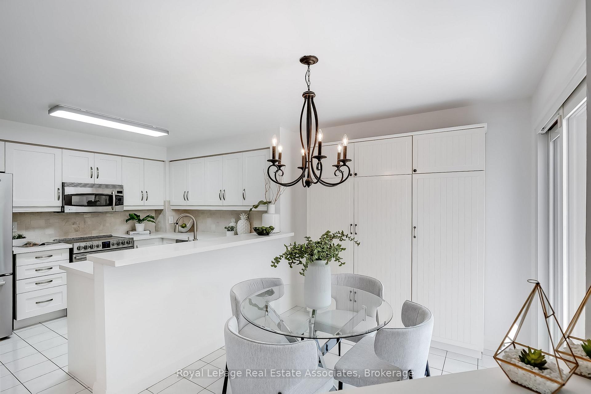 Photo 12 of 5824 Cornell Crescent, Mississauga, Central Erin Mills — HOMEH