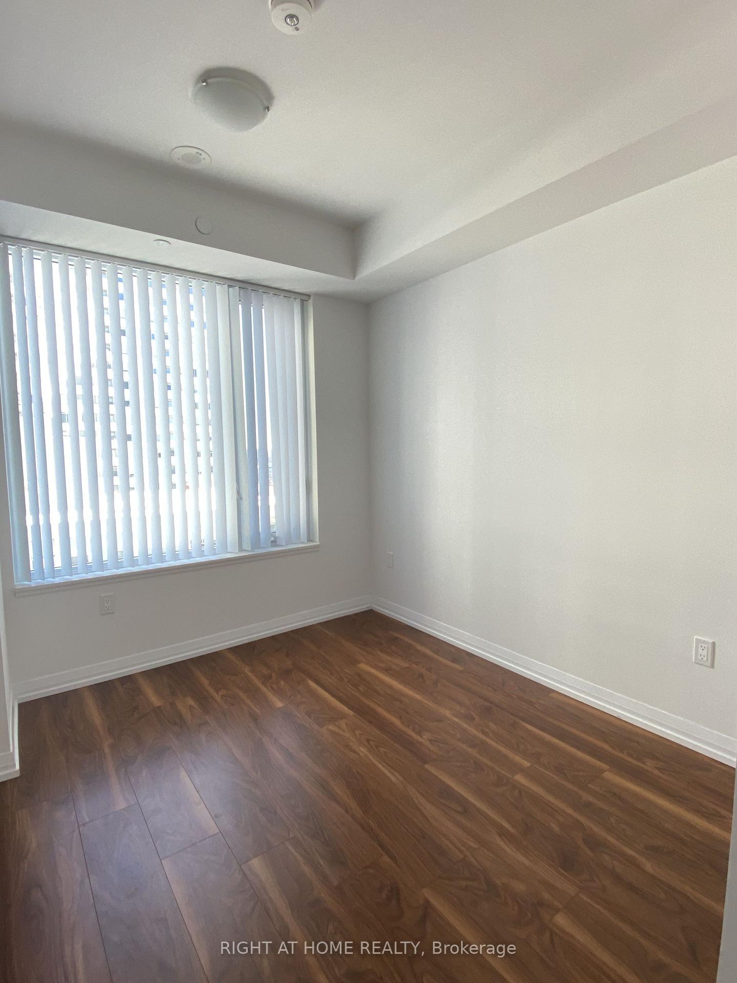 Photo 3 of 25 Holly Street, Toronto, Mount Pleasant West — HOMEH