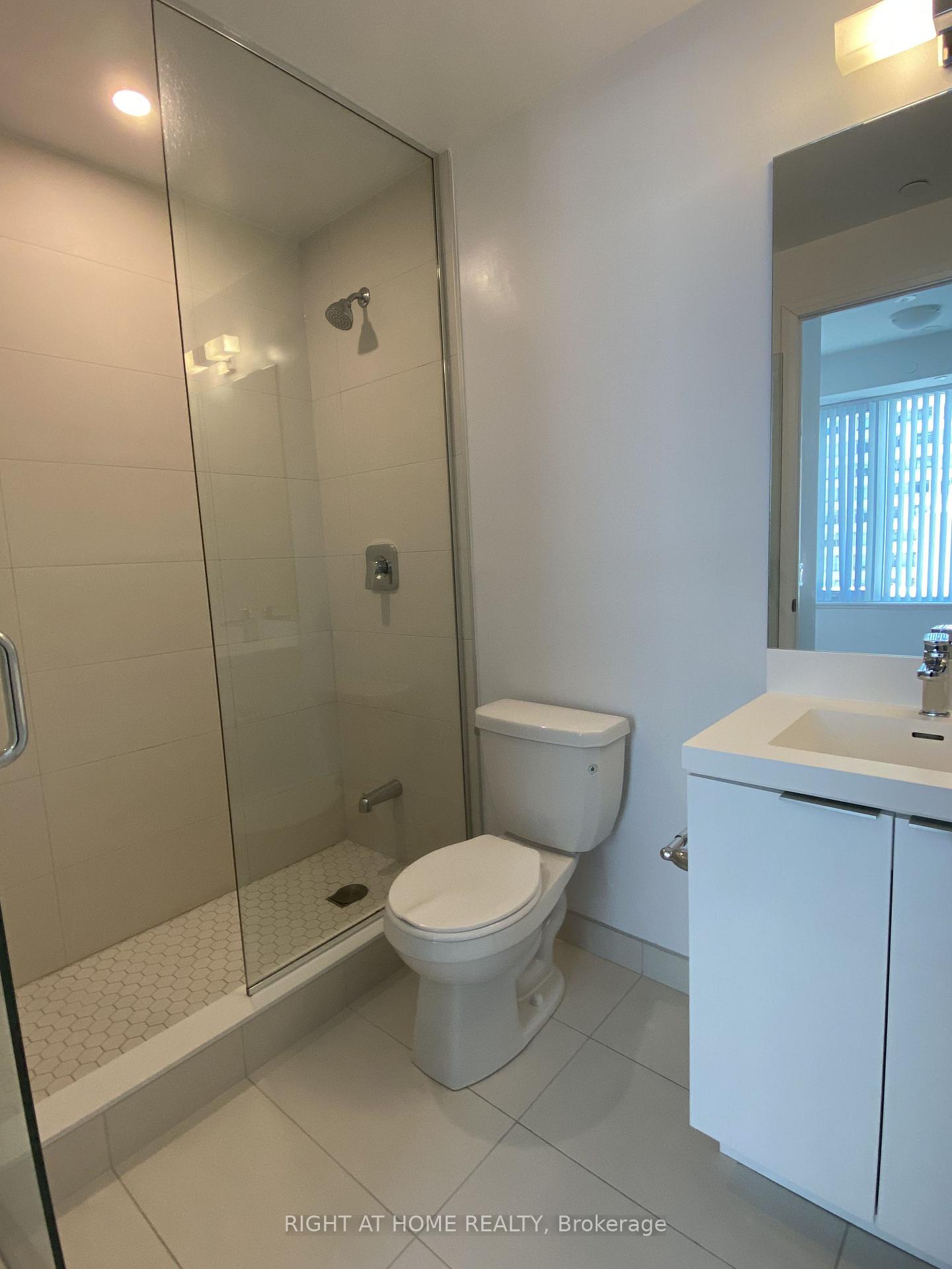 Photo 7 of 25 Holly Street, Toronto, Mount Pleasant West — HOMEH