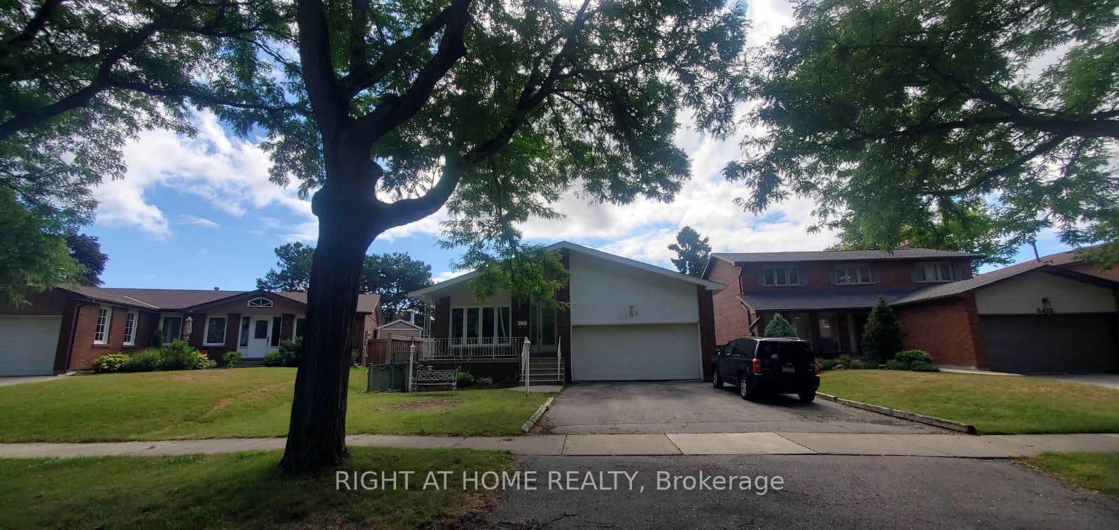 Photo 3 of 2406 Poplar Crescent, Mississauga, Clarkson — HOMEH