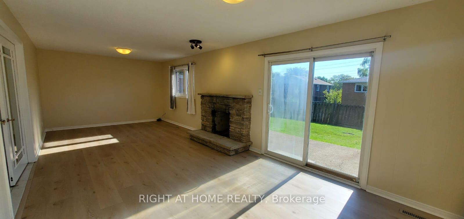 Photo 23 of 2406 Poplar Crescent, Mississauga, Clarkson — HOMEH