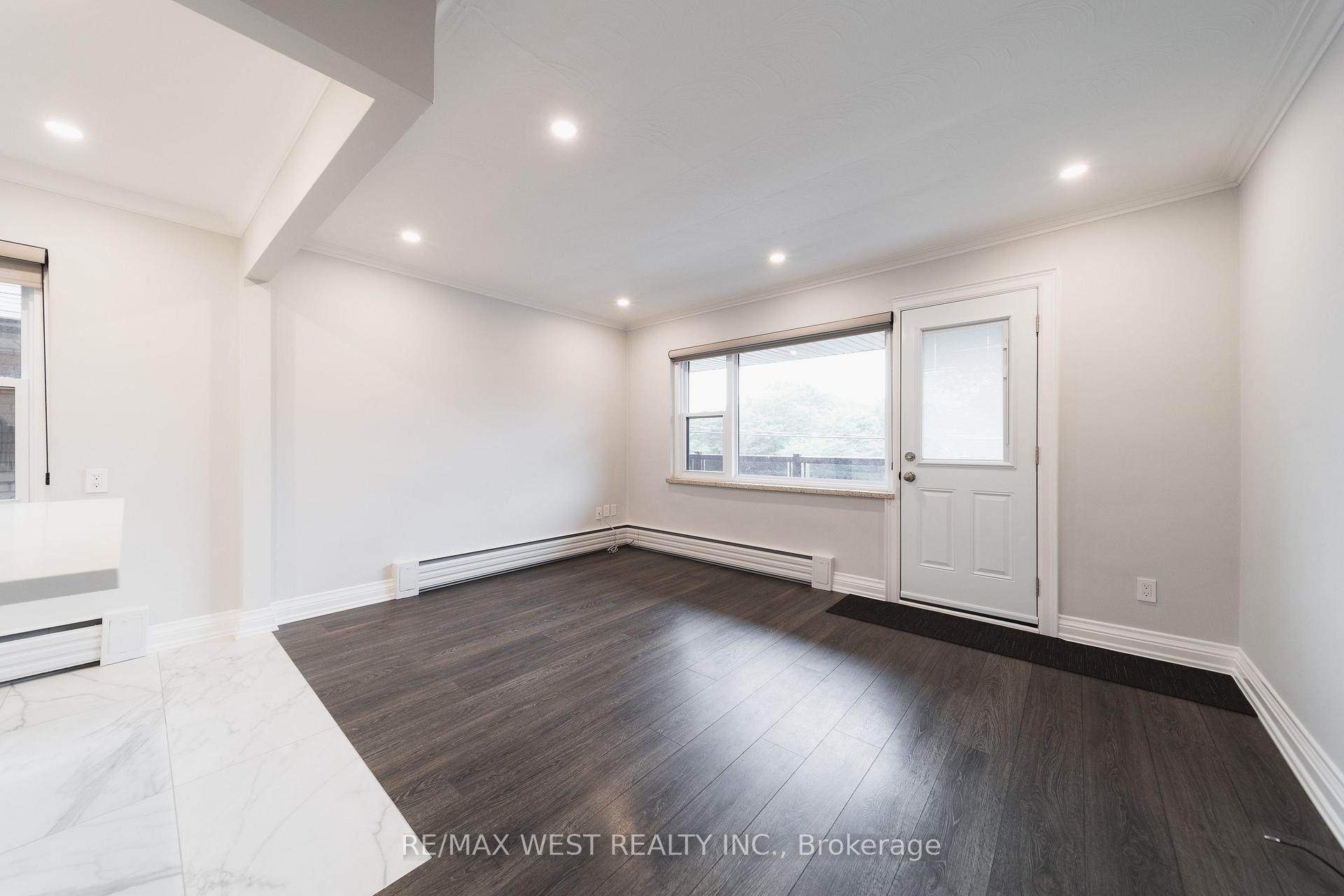Photo 4 of Unit 7, 237 Melrose Street, Etobicoke, Mimico — HOMEH
