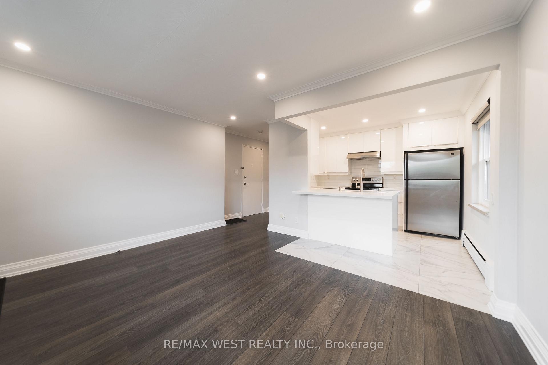 Photo 6 of Unit 7, 237 Melrose Street, Etobicoke, Mimico — HOMEH