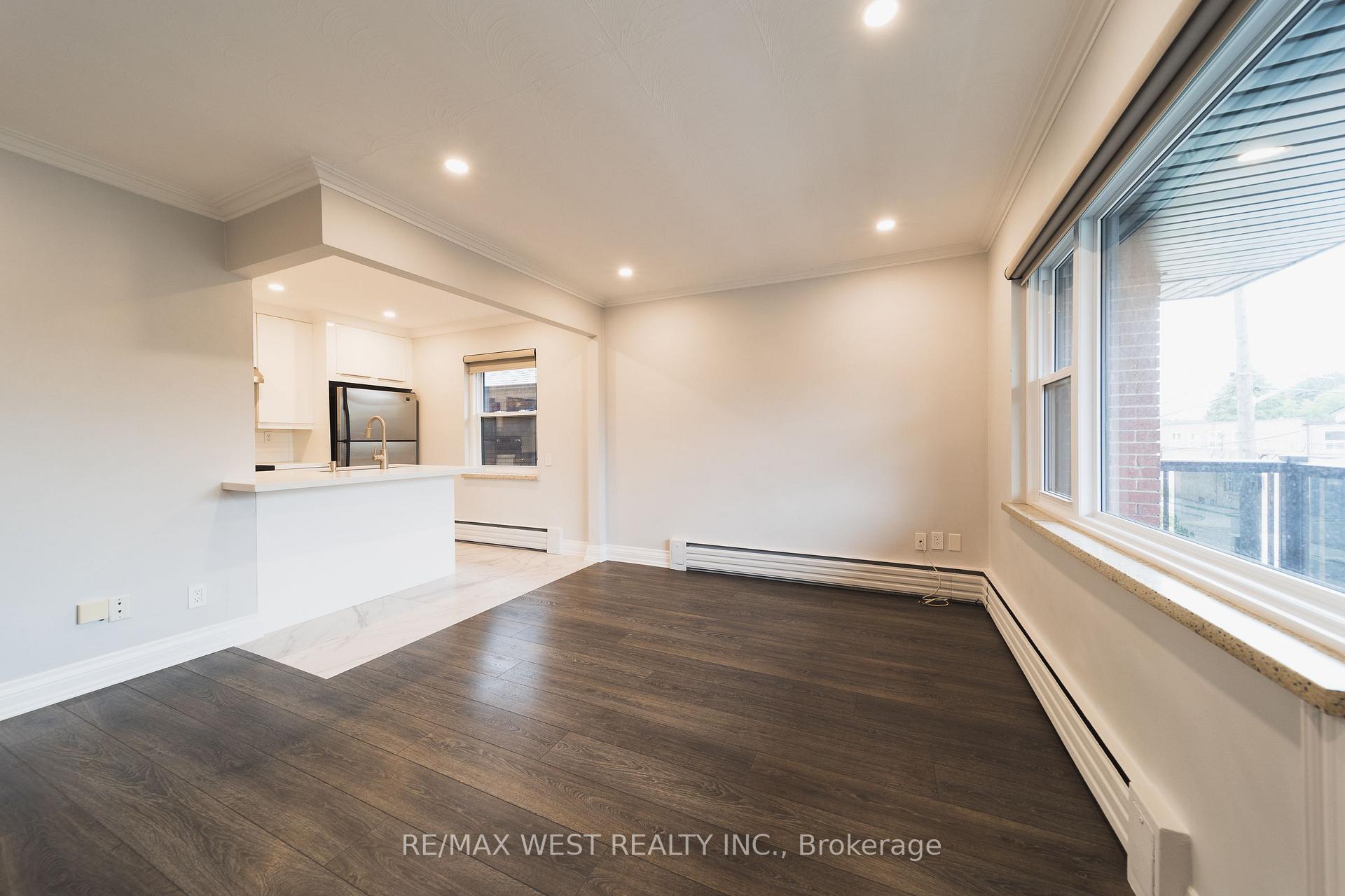 Photo 7 of Unit 7, 237 Melrose Street, Etobicoke, Mimico — HOMEH