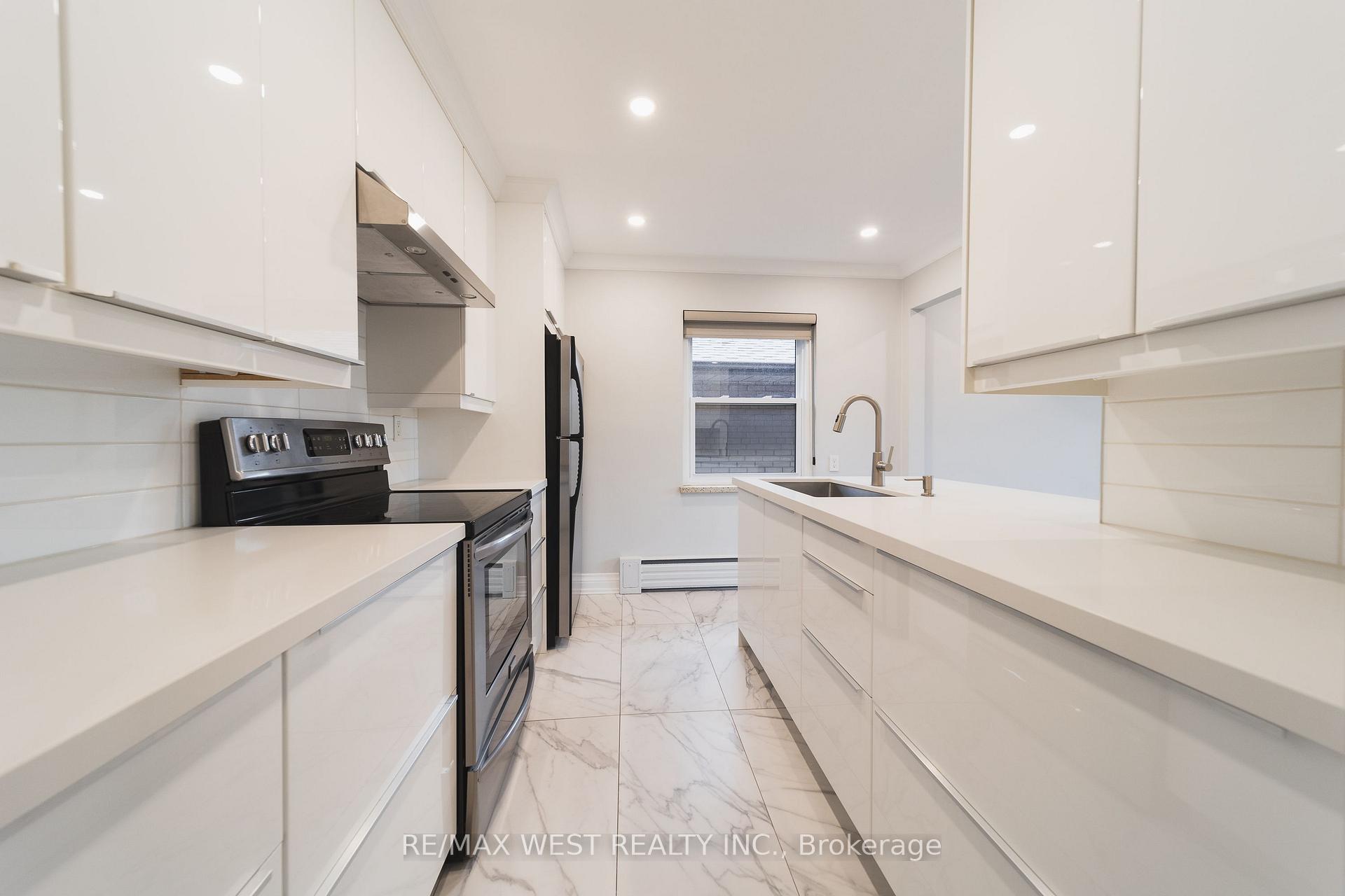 Photo 8 of Unit 7, 237 Melrose Street, Etobicoke, Mimico — HOMEH