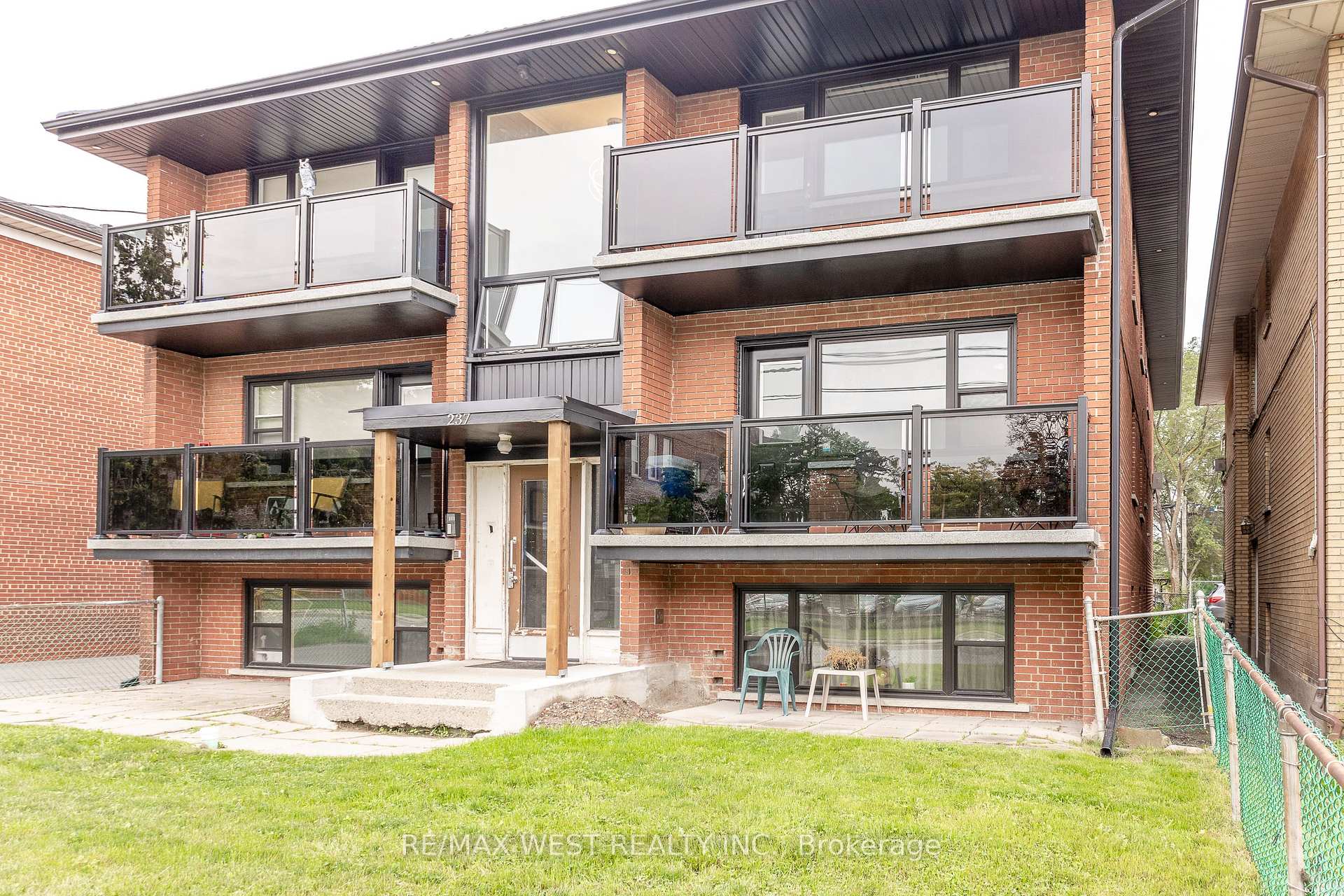 Photo 18 of Unit 7, 237 Melrose Street, Etobicoke, Mimico — HOMEH