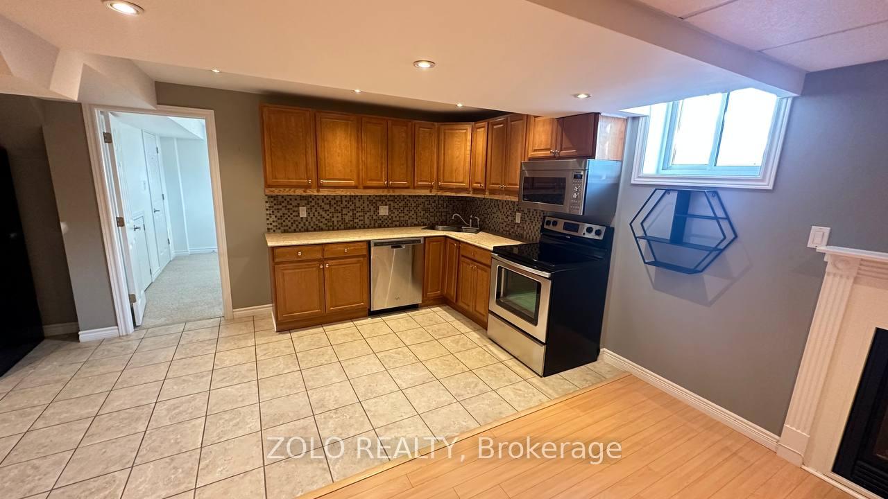 Photo 3 of 68 Milligan Street E, Bradford West Gwillimbury, Bradford — HOMEH