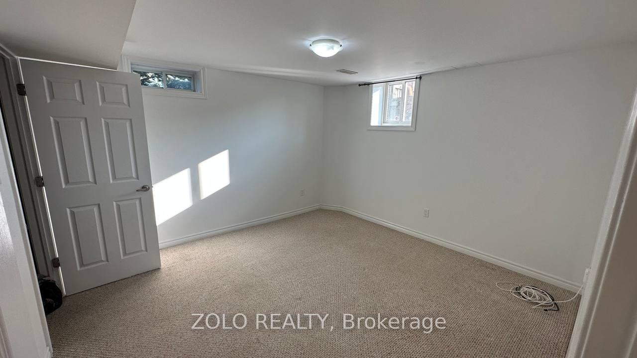 Photo 5 of 68 Milligan Street E, Bradford West Gwillimbury, Bradford — HOMEH