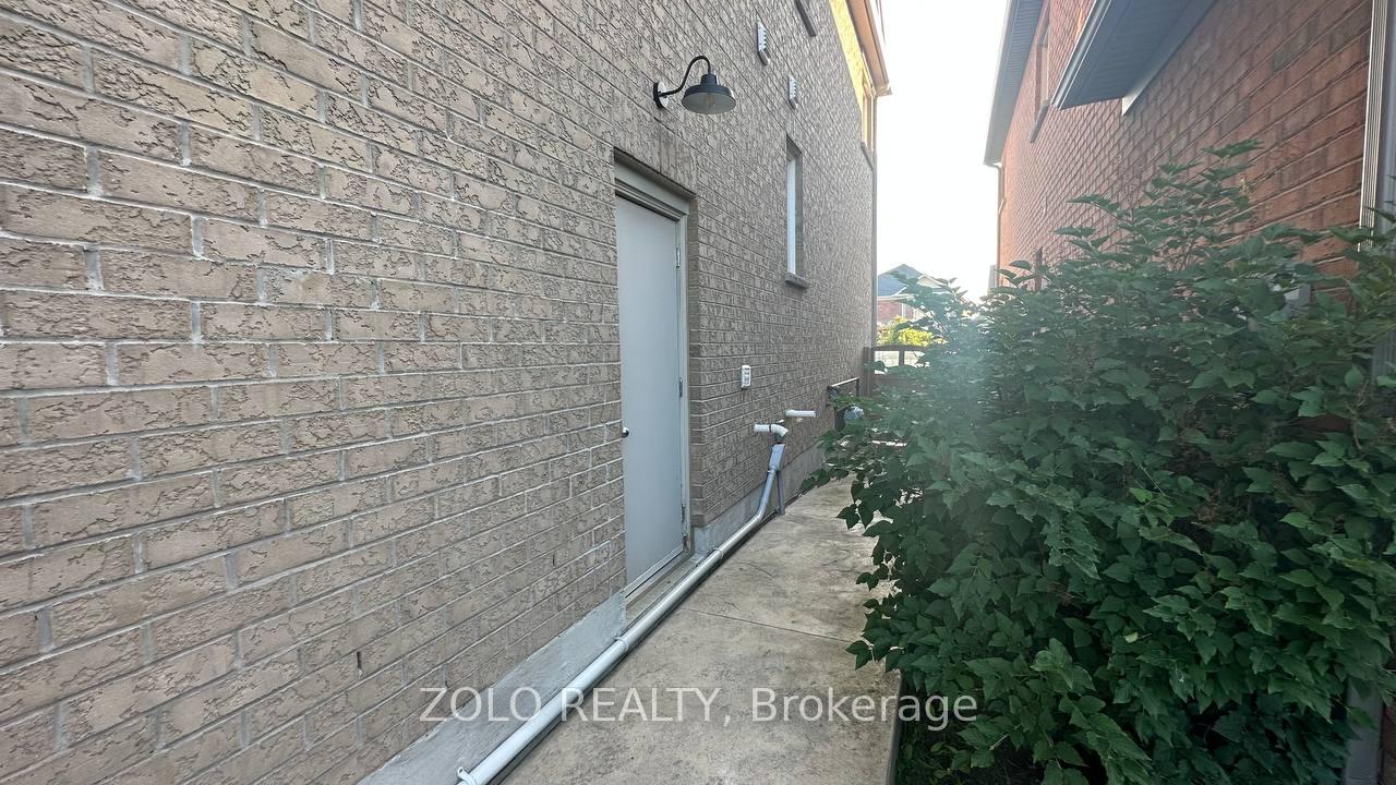 Photo 7 of 68 Milligan Street E, Bradford West Gwillimbury, Bradford — HOMEH