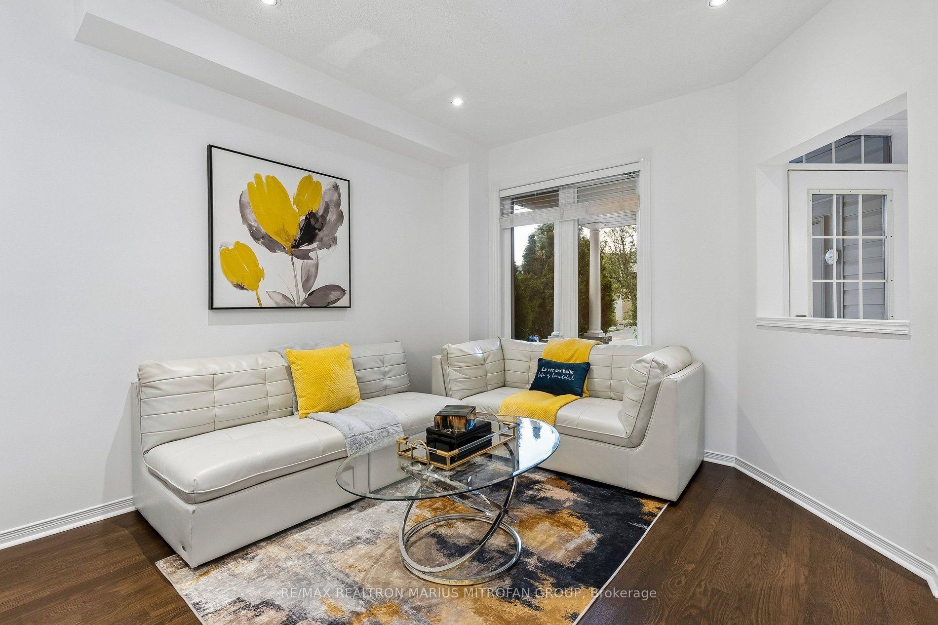 Photo 5 of 16 Trout Lily Avenue, Markham, Legacy — HOMEH