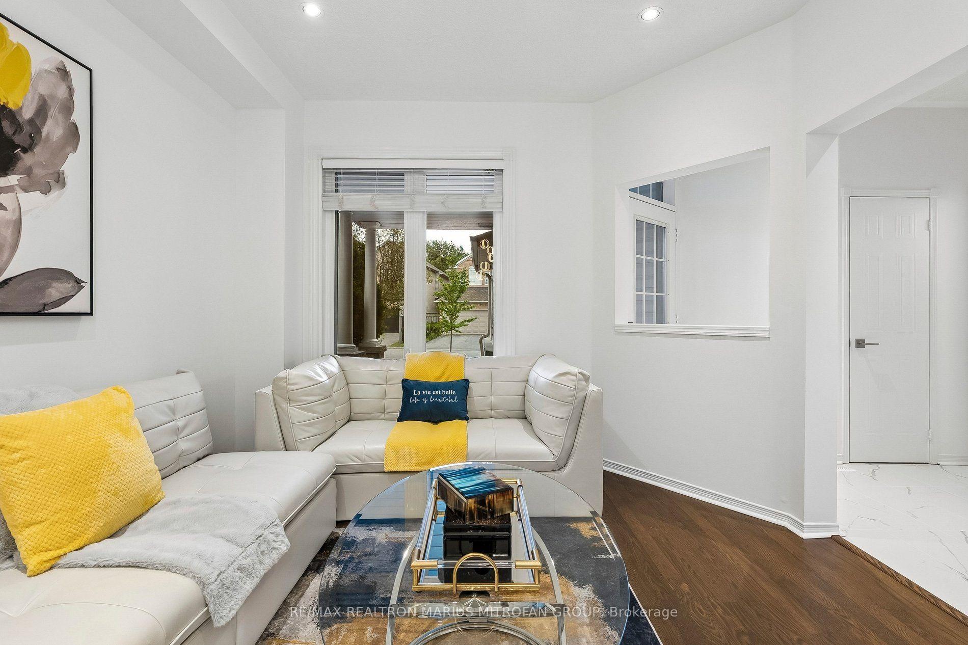 Photo 7 of 16 Trout Lily Avenue, Markham, Legacy — HOMEH