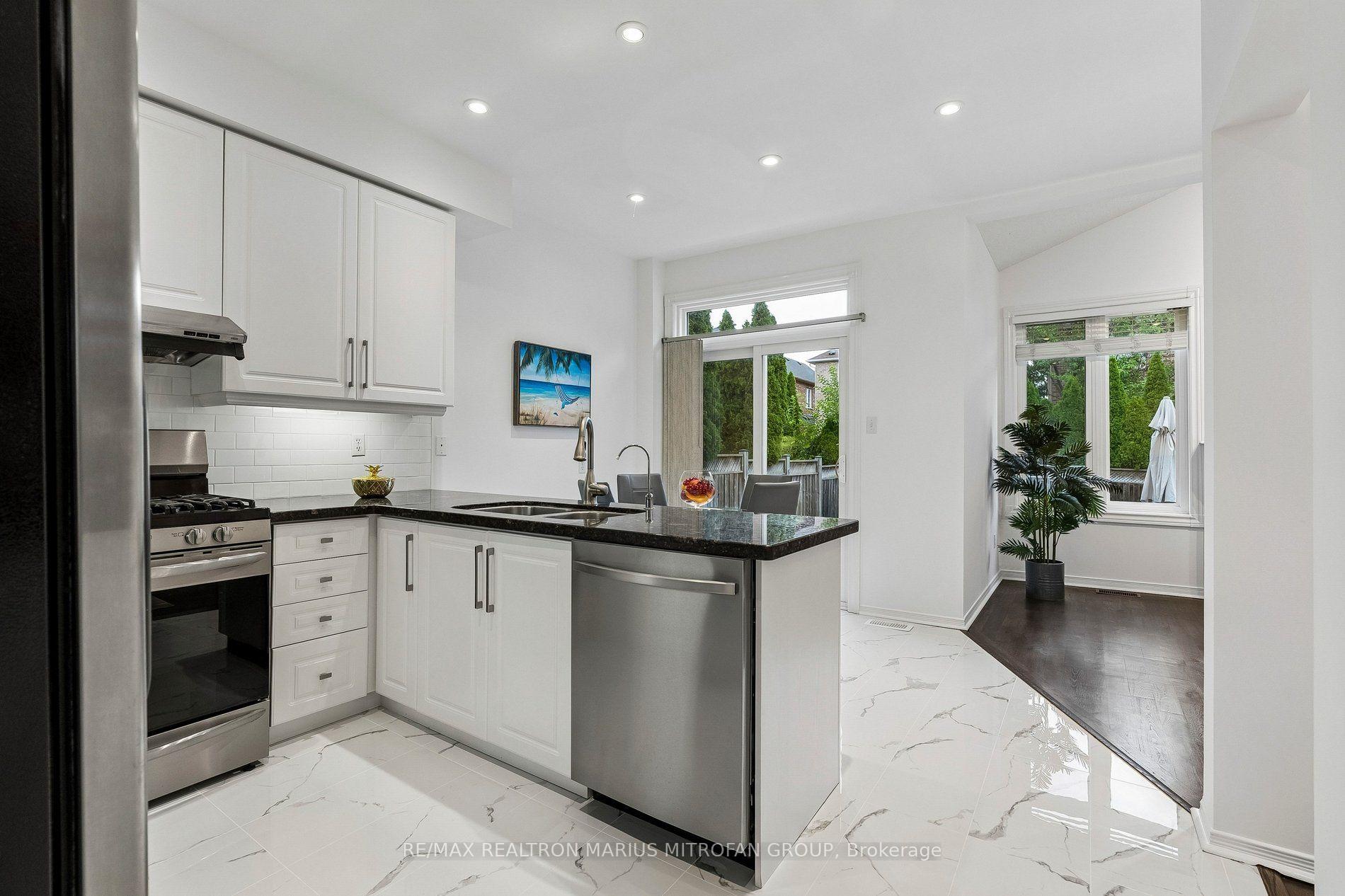 Photo 8 of 16 Trout Lily Avenue, Markham, Legacy — HOMEH