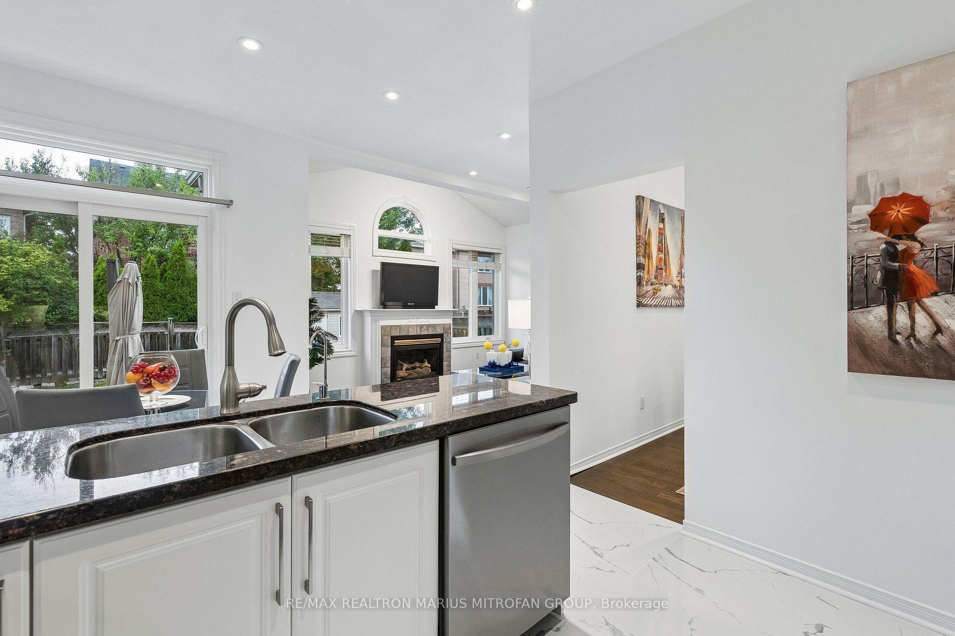 Photo 12 of 16 Trout Lily Avenue, Markham, Legacy — HOMEH