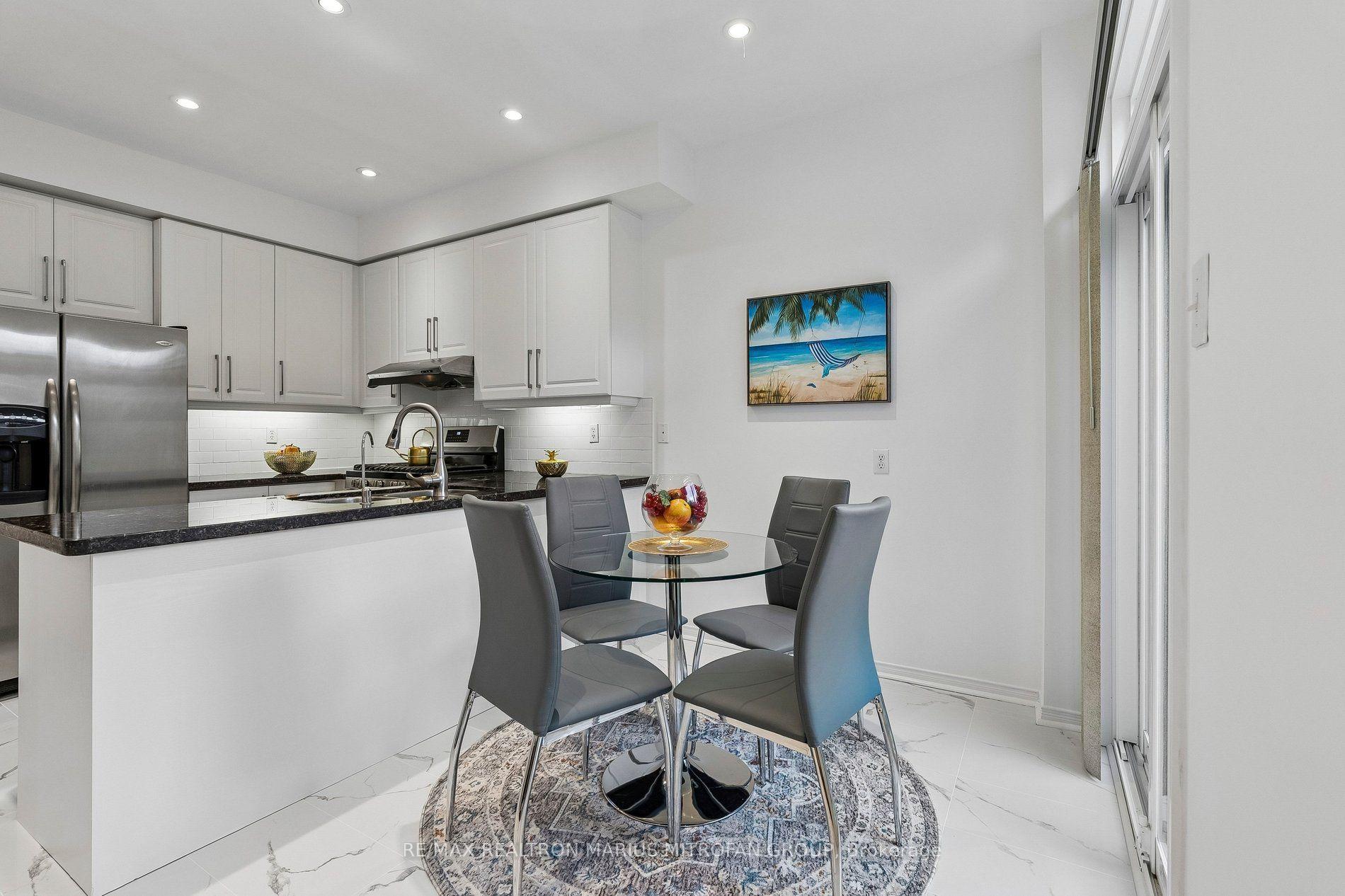 Photo 14 of 16 Trout Lily Avenue, Markham, Legacy — HOMEH