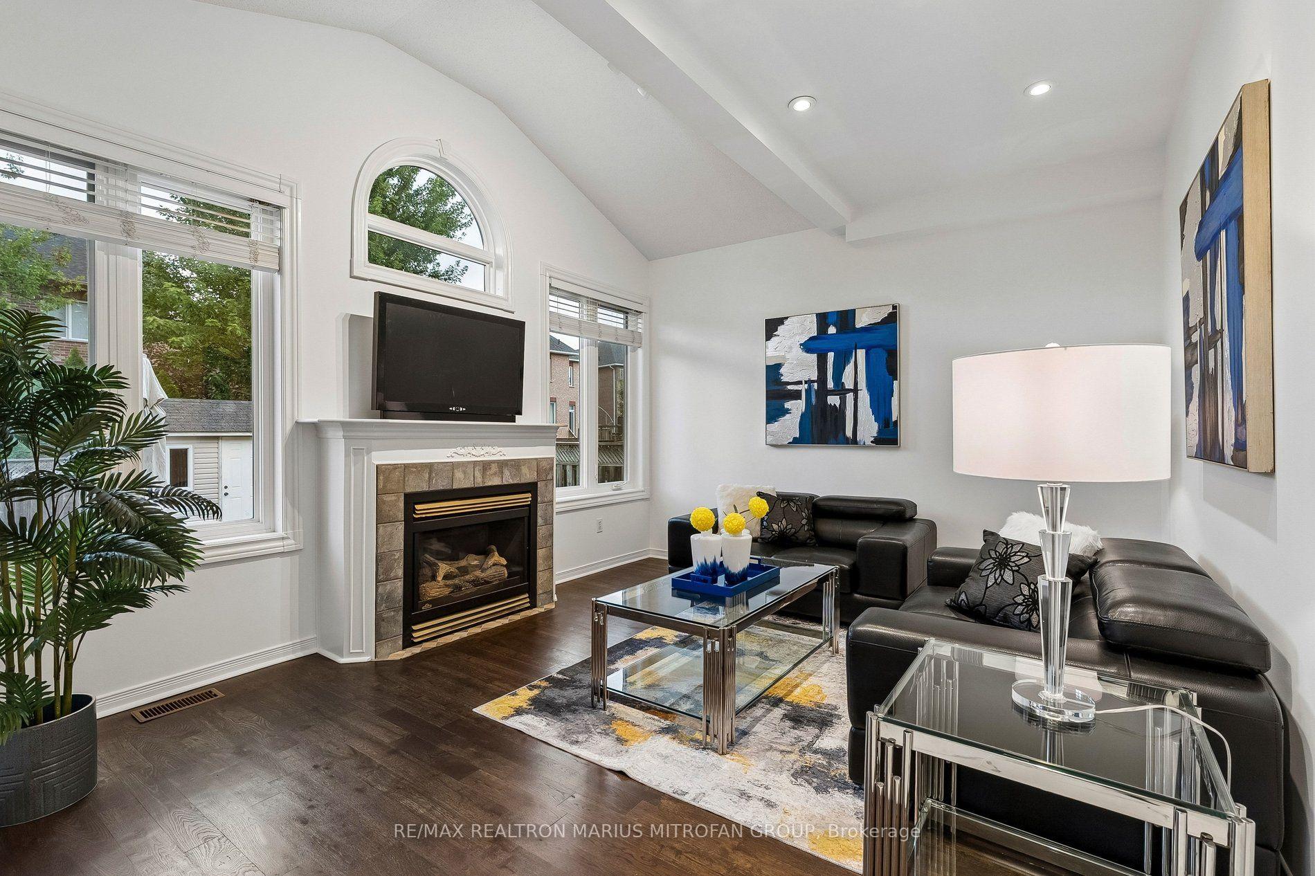 Photo 17 of 16 Trout Lily Avenue, Markham, Legacy — HOMEH