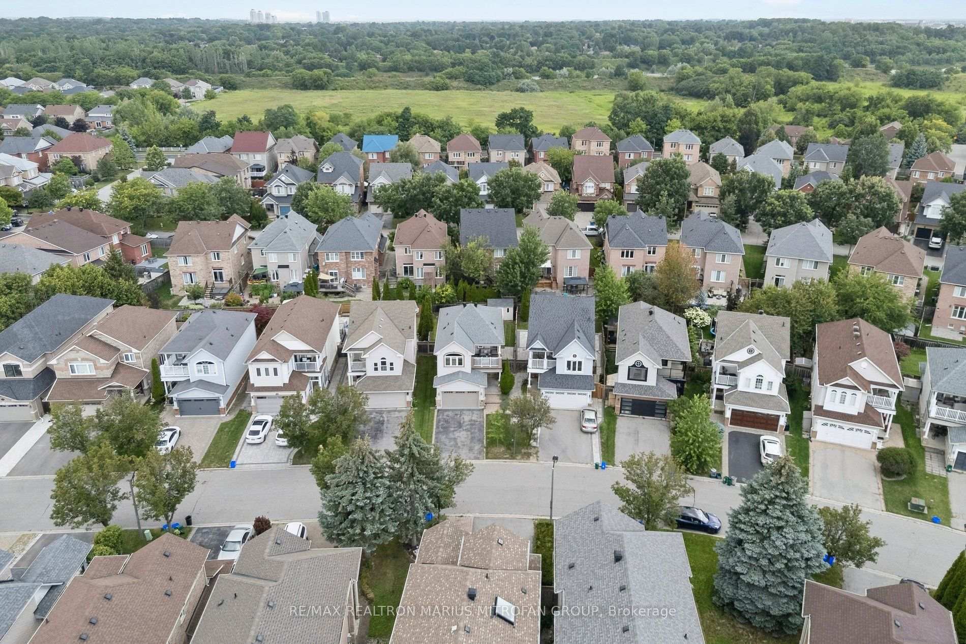Photo 43 of 16 Trout Lily Avenue, Markham, Legacy — HOMEH